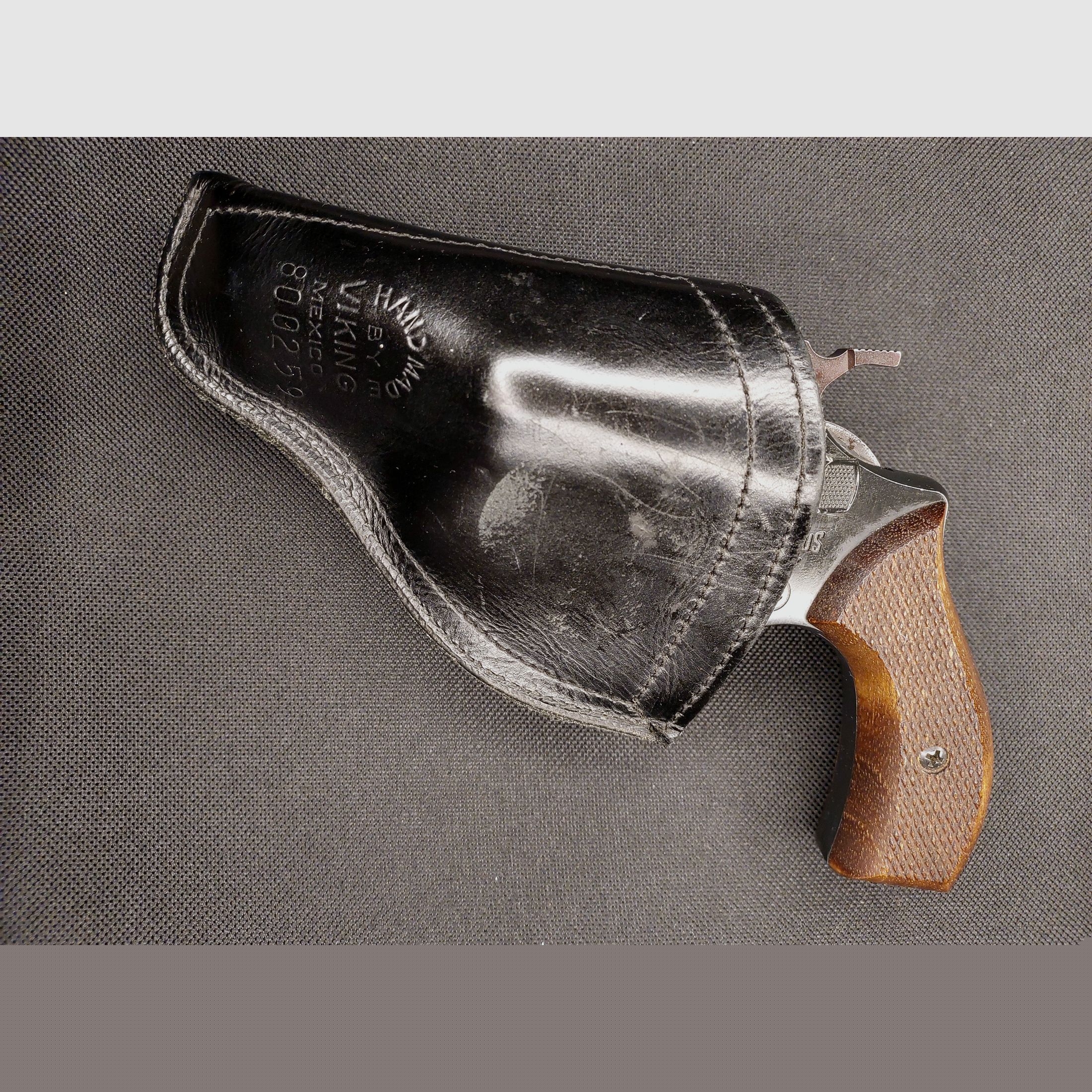 Weihrauch HW37 Kal. 9mm R.K. (PTB 887) OVP mit Holzgriffen und Lederholster - sehr gut erhalten (Arminius HW 37)