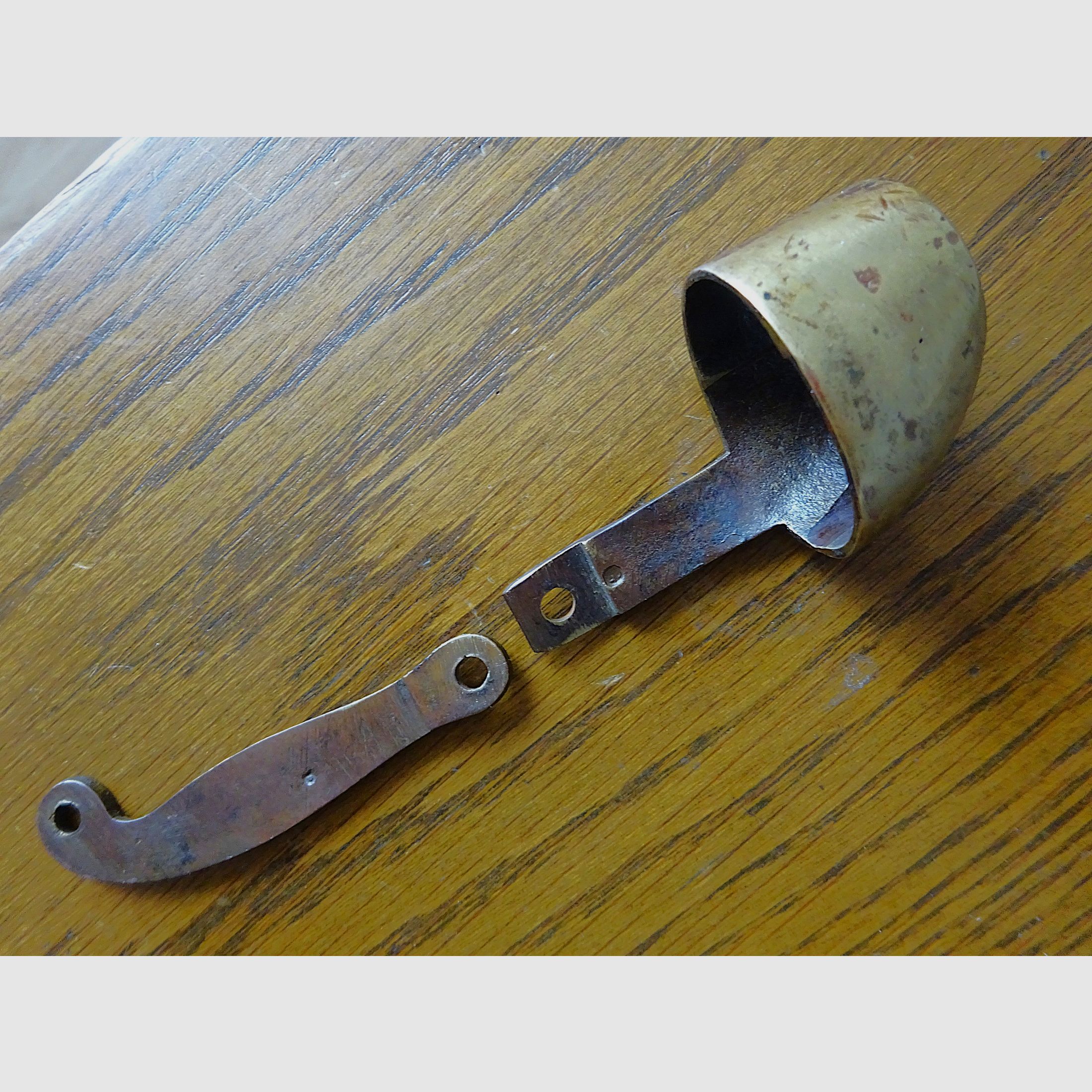 Finitions en laiton pour pistolet de cavalerie française T 1822 bis. Armes de collection/arme à chargement par la bouche/pièce de rechange., image 2 sur 2
