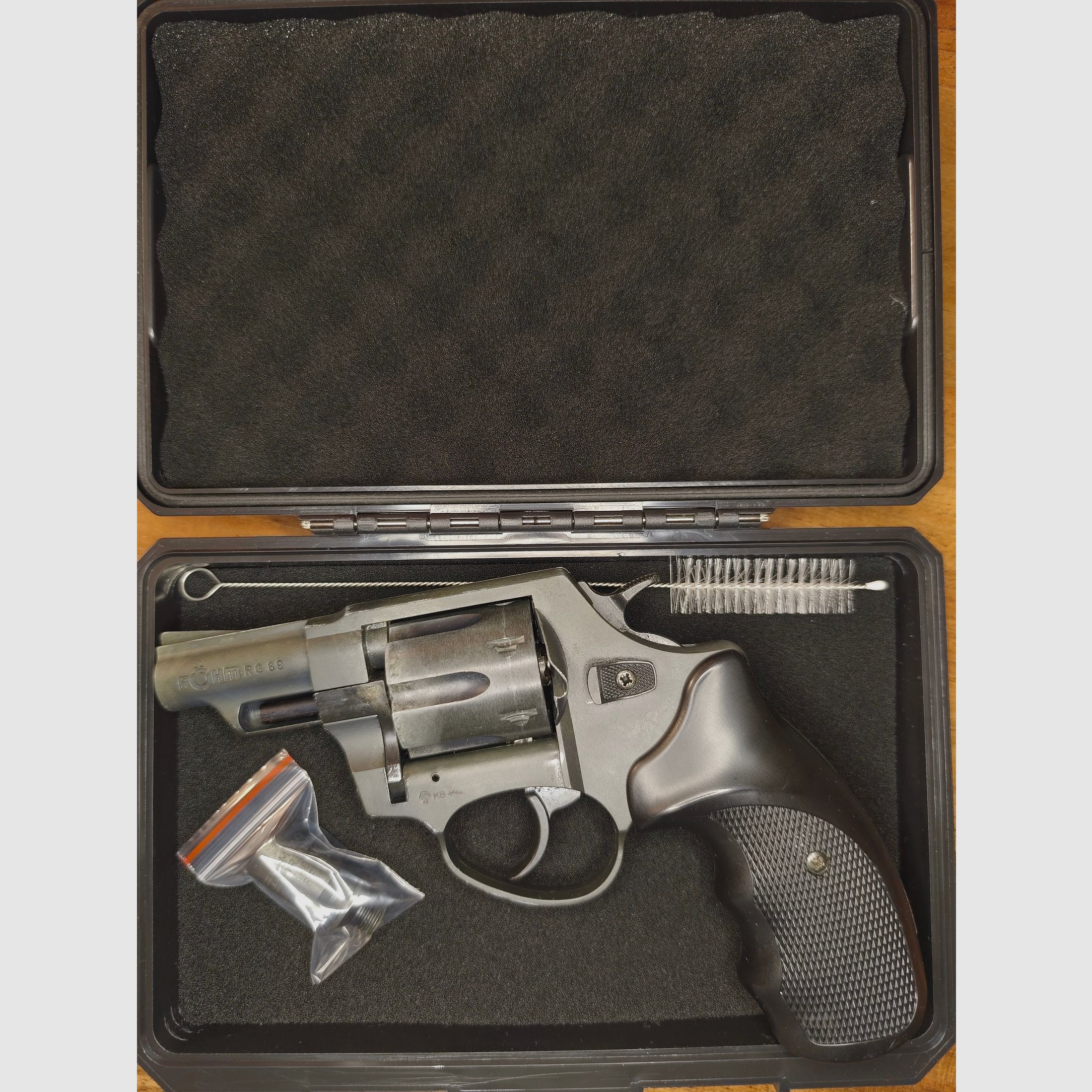 Röhm RG 89 PTB 451 revolver 9 mm Silvester-Set 40xPyro effets + 50 cartouches de munitions