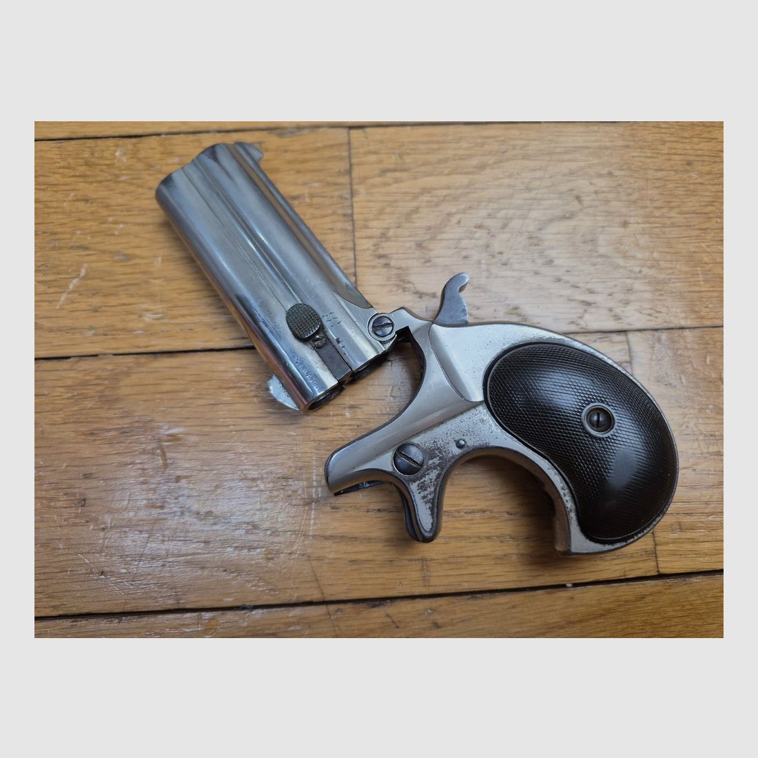 Ikonische Doppel-Pistole Derringer Remington M95 – Kal. 41RF – Typ II – Nickel-Finish – Ausgezeichneter mechanischer Zustand – Sehr schöne Läufe – Perfekte Auswurf – Griffschalen aus Ebonit in sehr gutem Zustand – 80.000 Exemplare – Gürtelholster! – Ein „Joker“ im Ärmel eines As in ausgezeichnetem Zustand – TBE++, Bild 18 von 22