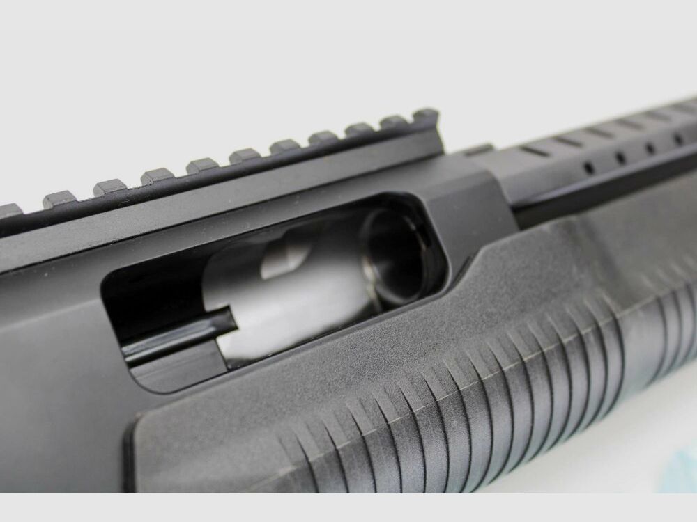 Strzelba powtarzalna z przednim chwytem AKKAR TK355 kal. 12/76 z kompletnym wymiennym choke 12/76