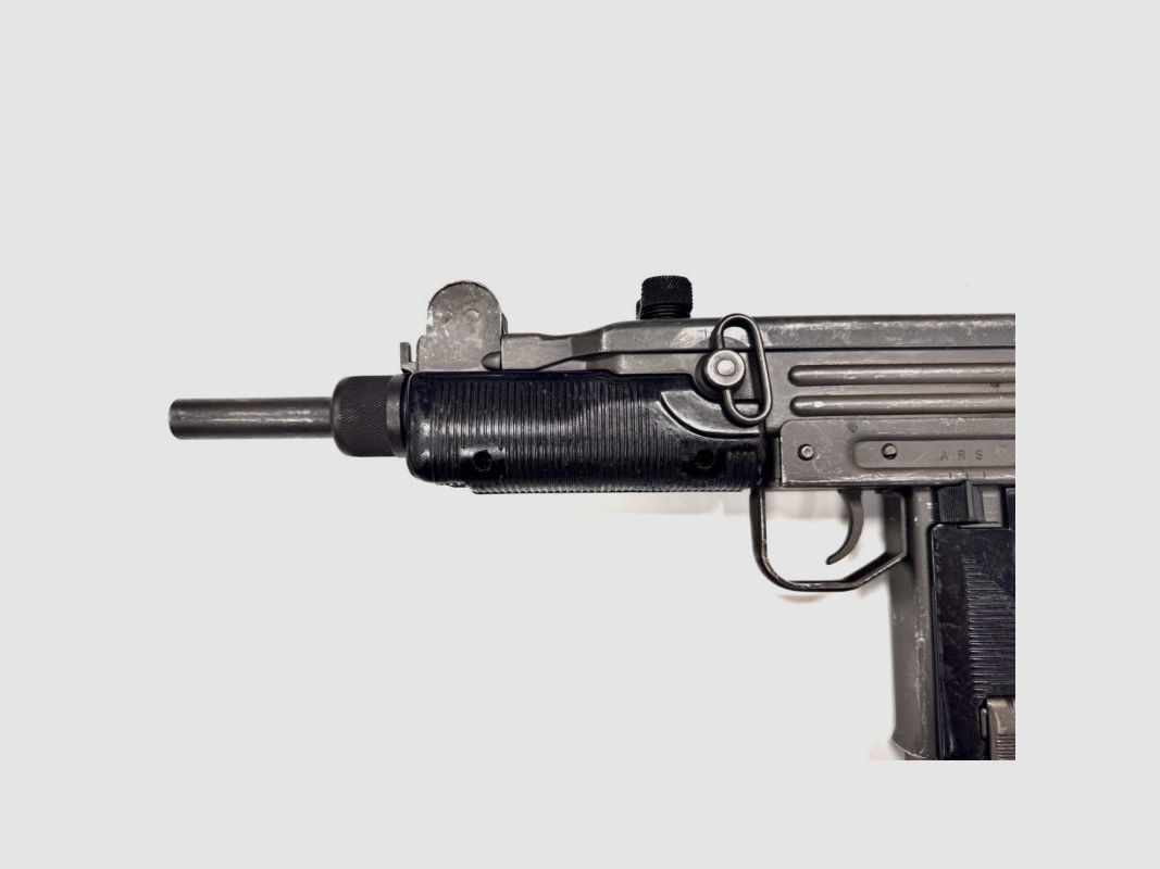 UZI crosse pliante cal. 9x19, image 9 sur 11