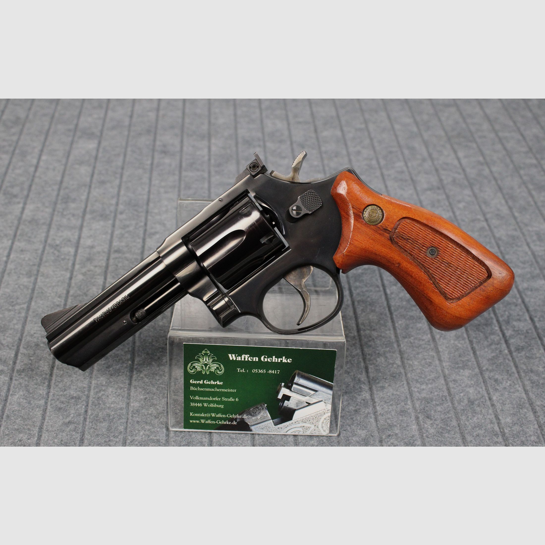 Taurus Brasil Mod. 669 .357 Mag. 4" Revólver