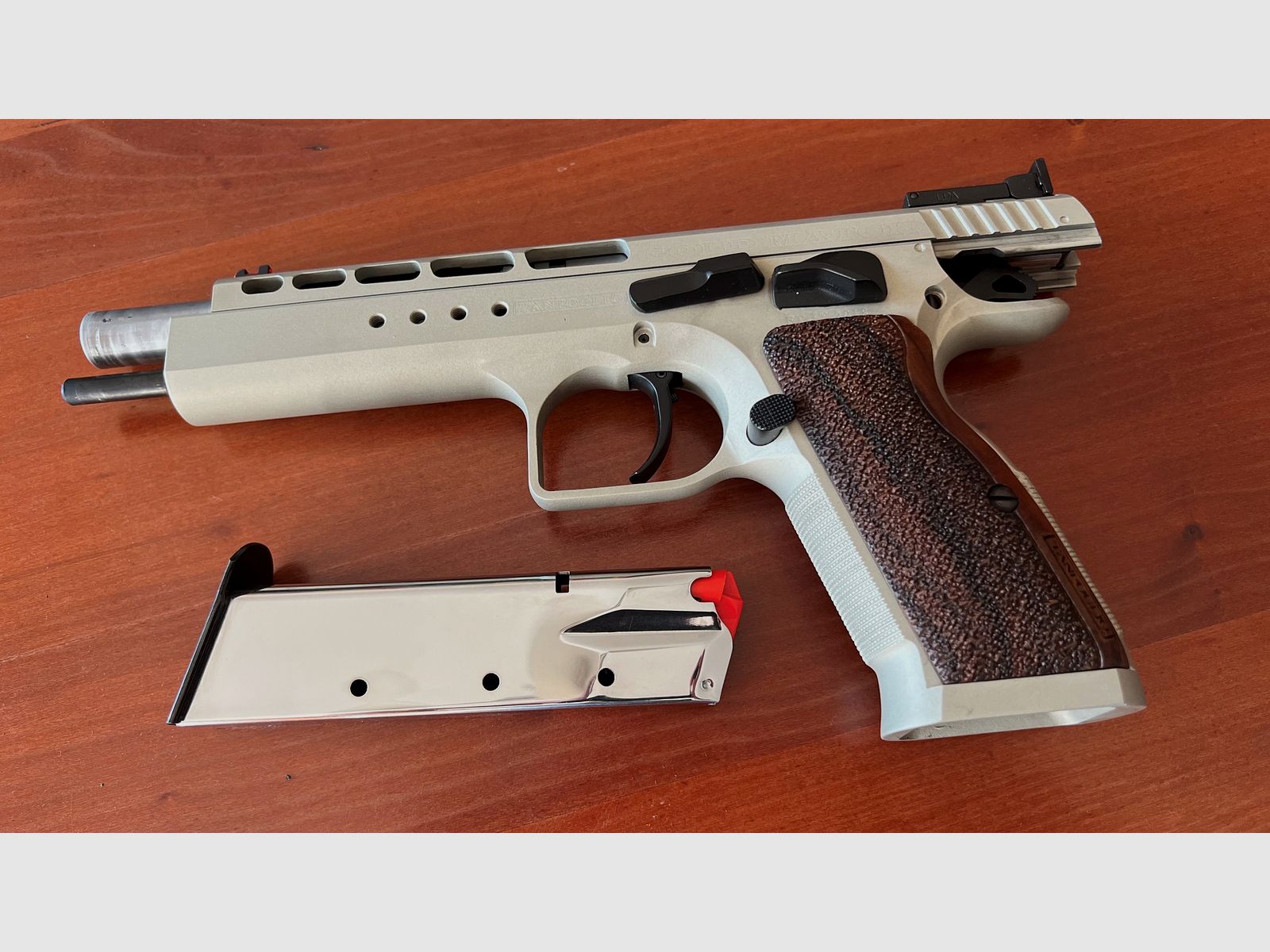 Tanfoglio Gold Match 9mm 6'' wie neu (keine 200 Schuss)