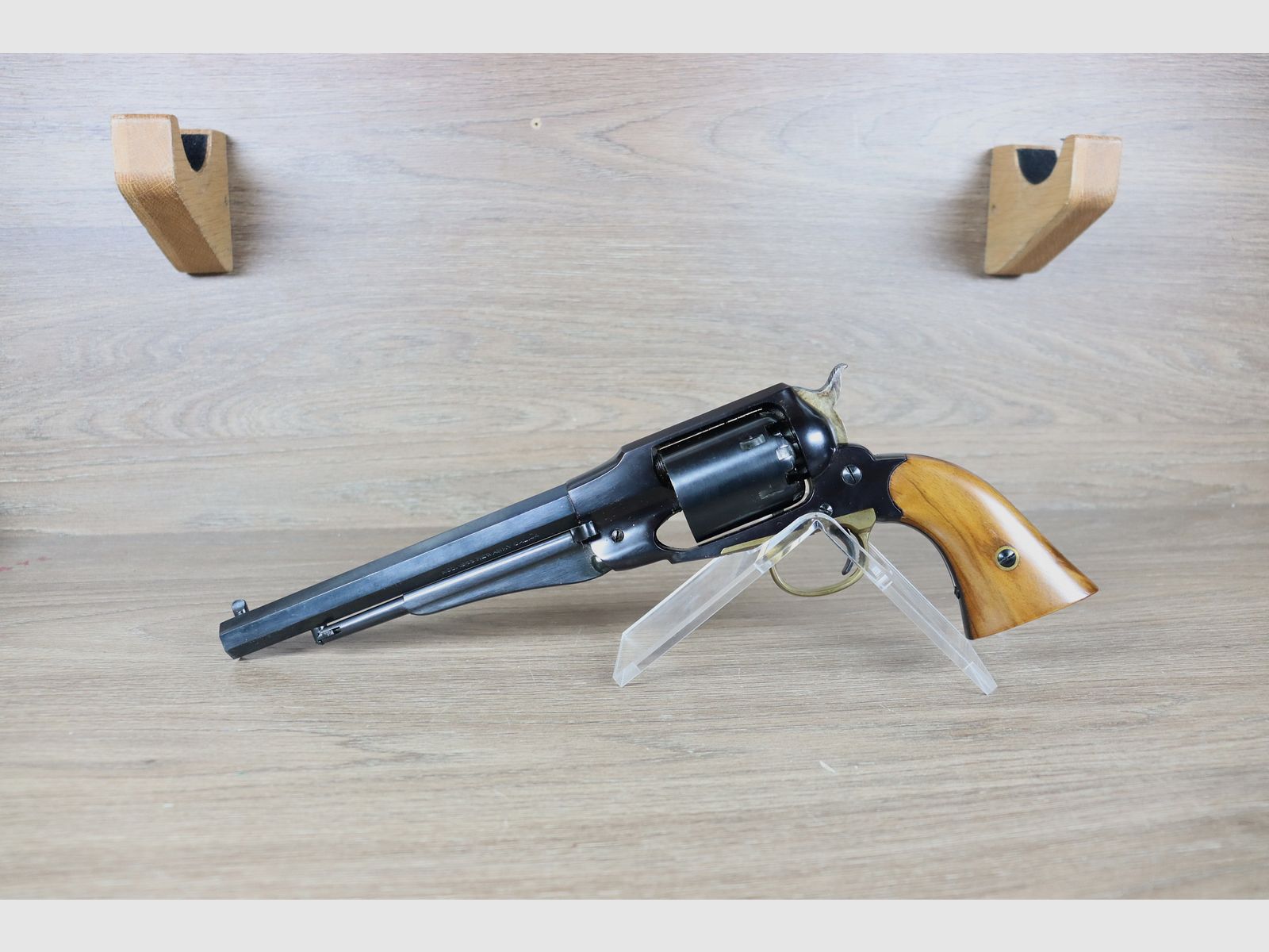 1858 Remington, immagine 3 di 3