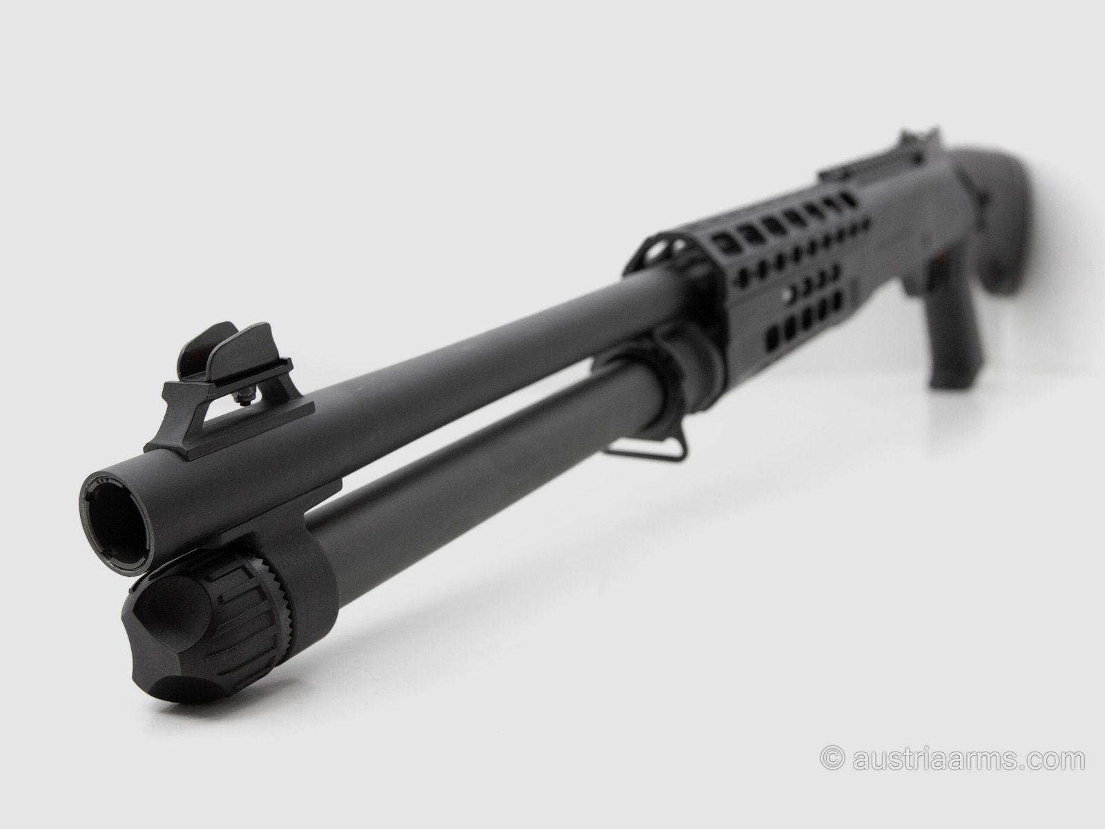 Benelli M4 Tactical, Arma nuova, 12/76 Magnum, immagine 2 di 5