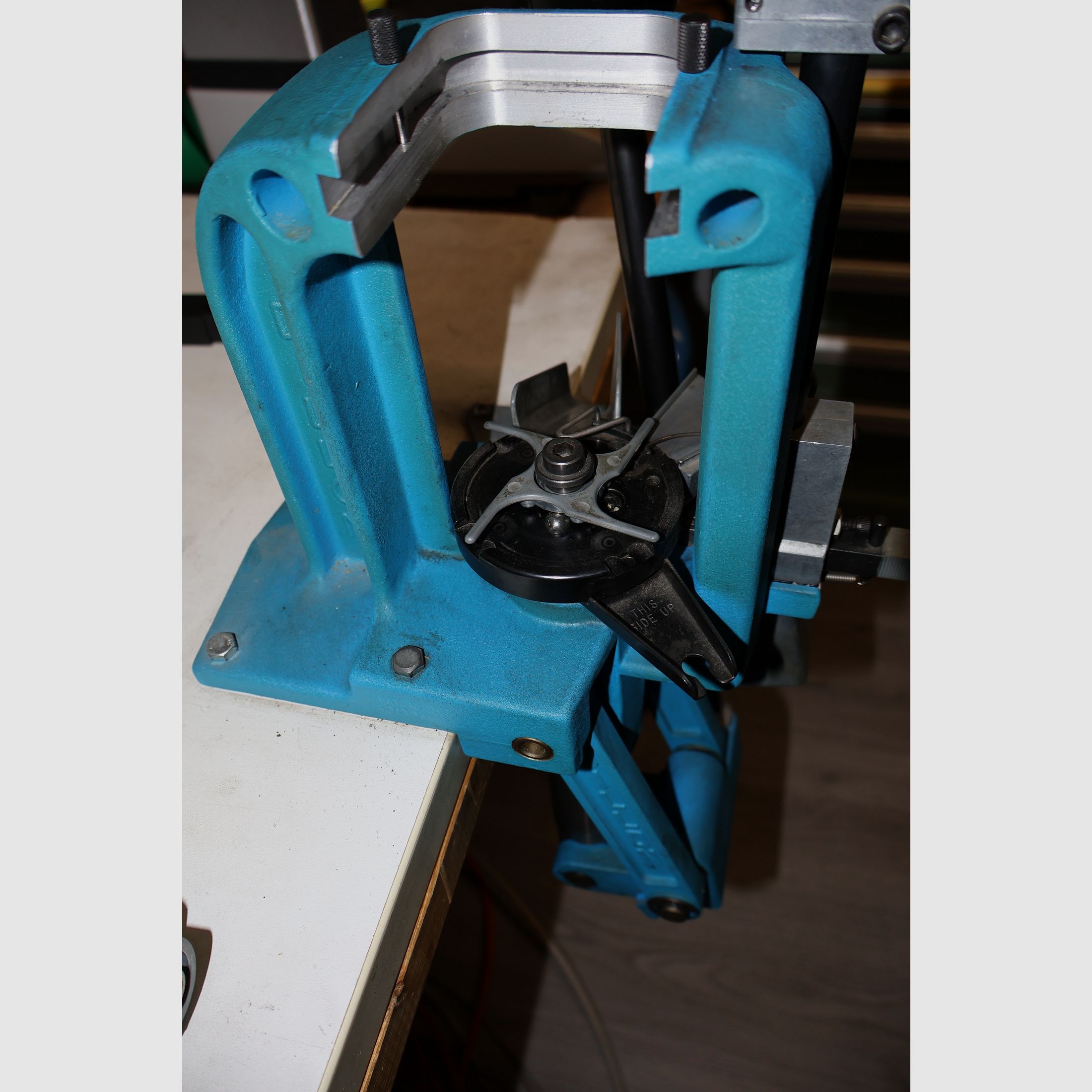 Dillon 550 B with accessories
