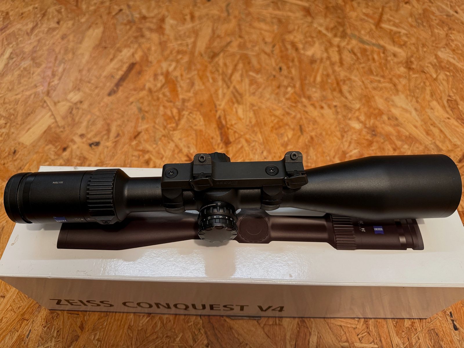 ZEISS Conquest V4 6-24x50 completo con montaggio a sella Blaser