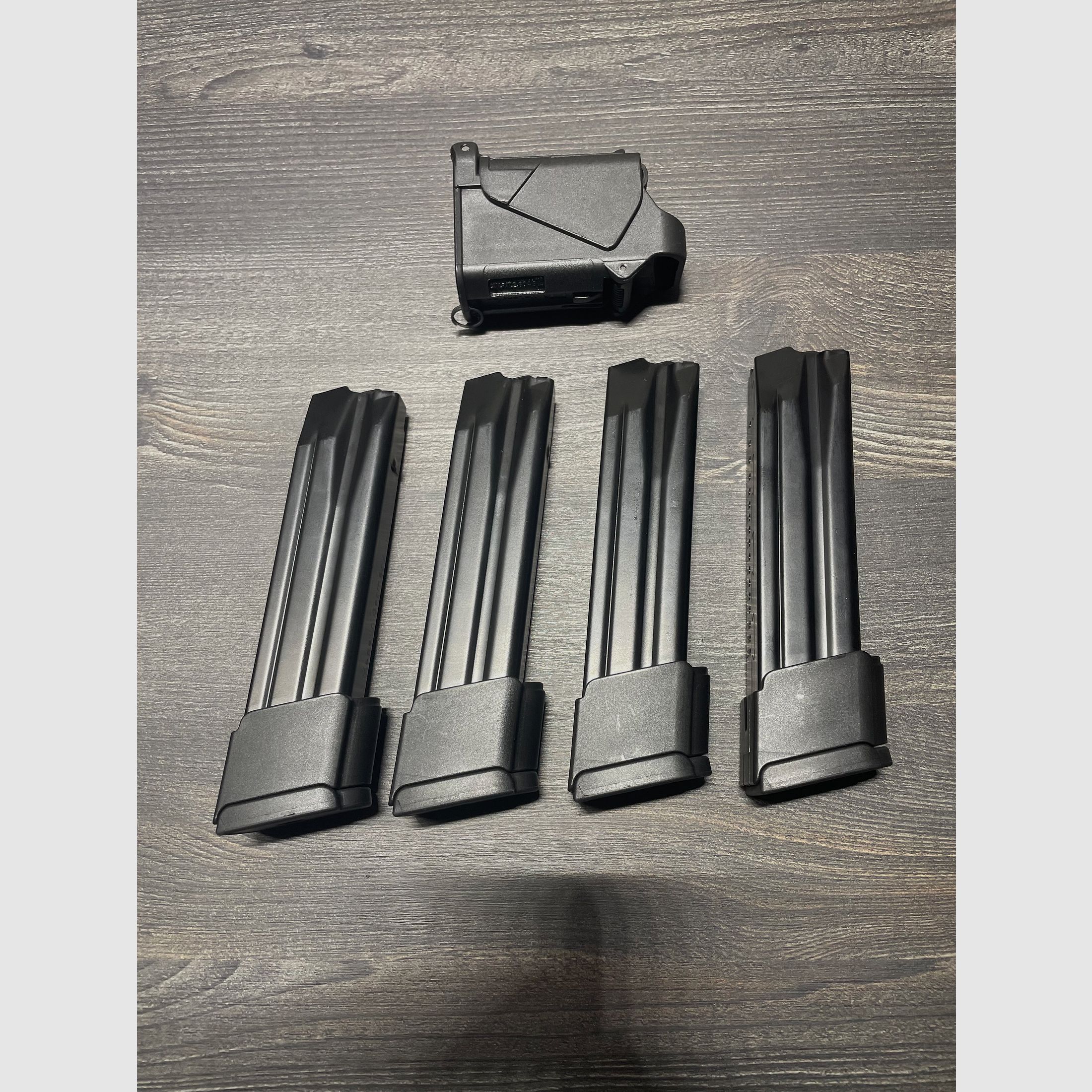 4x HK SFP9 20 cartuchos cargador + ayuda de recarga