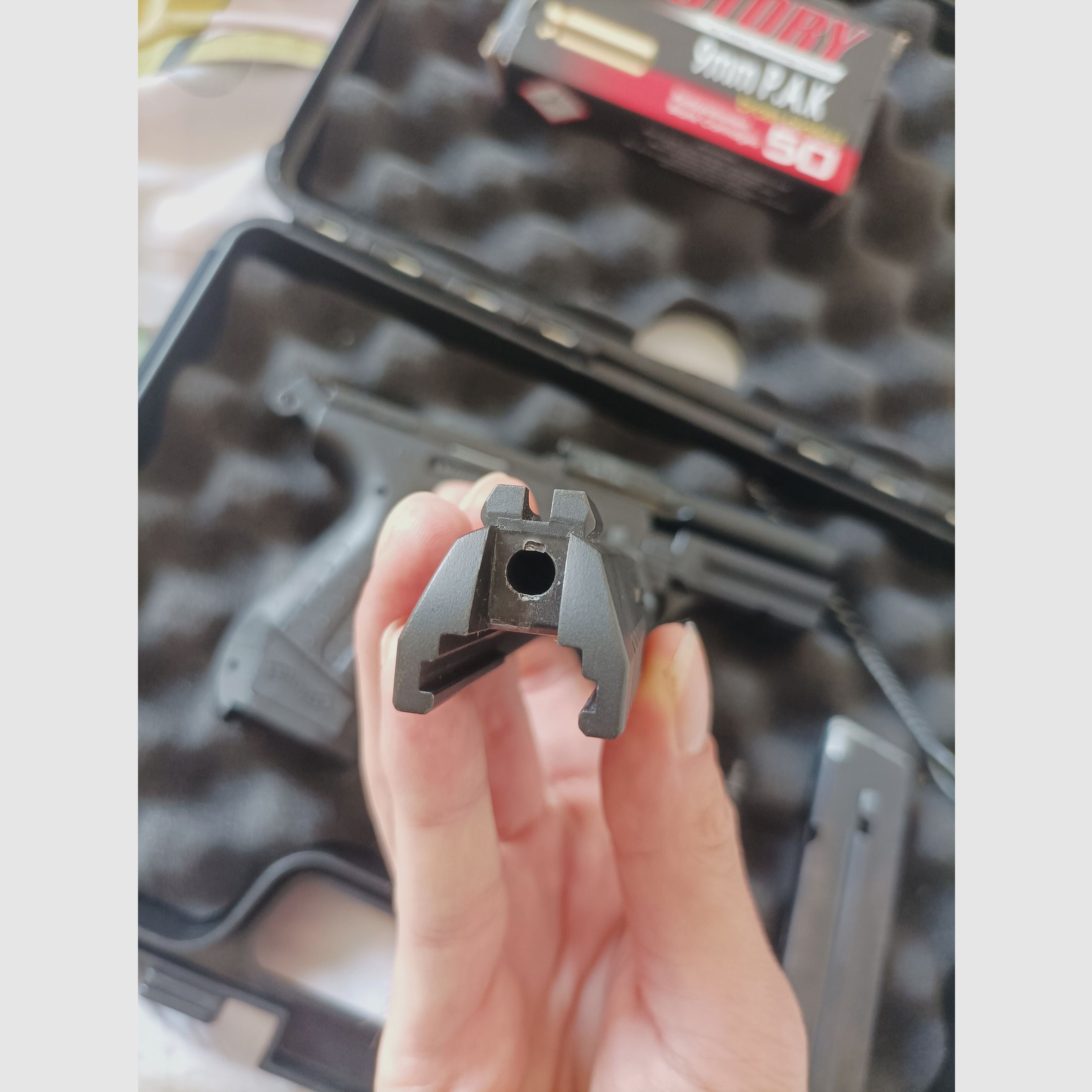 P22 Schreckschuss prêt avec 50 cartouches à blanc