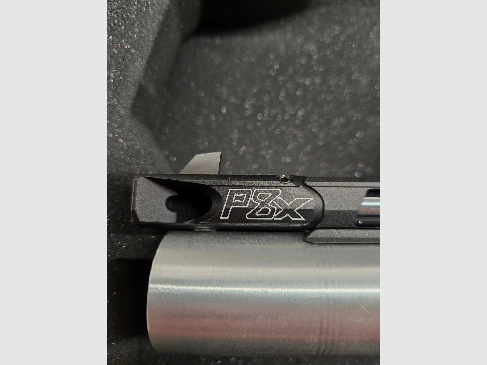 Match air pistol Feinwerkbau P8X (grip M) as good as new with accessories