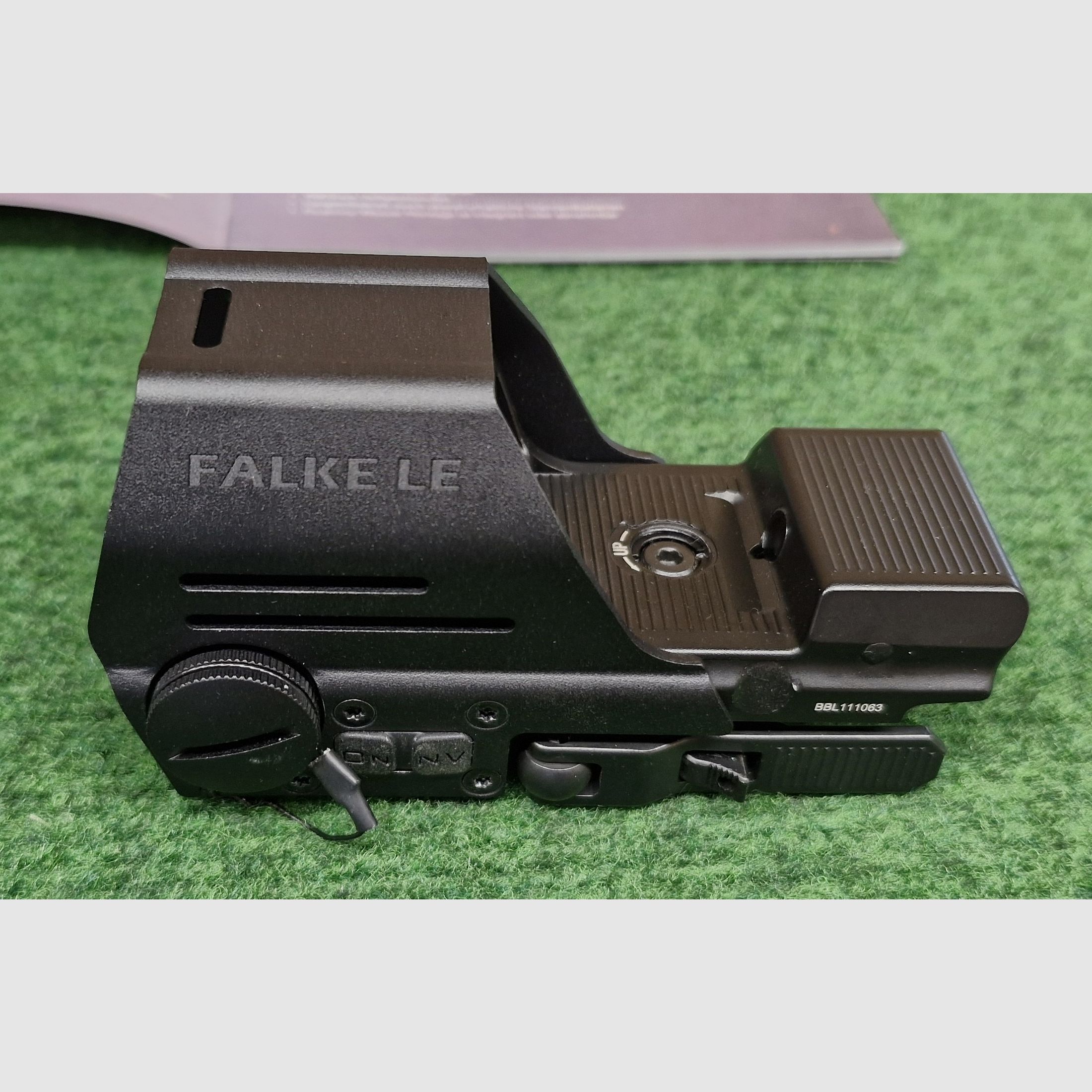 Falke LE red dot sight with Picatinny/Weaver mount, practically like new