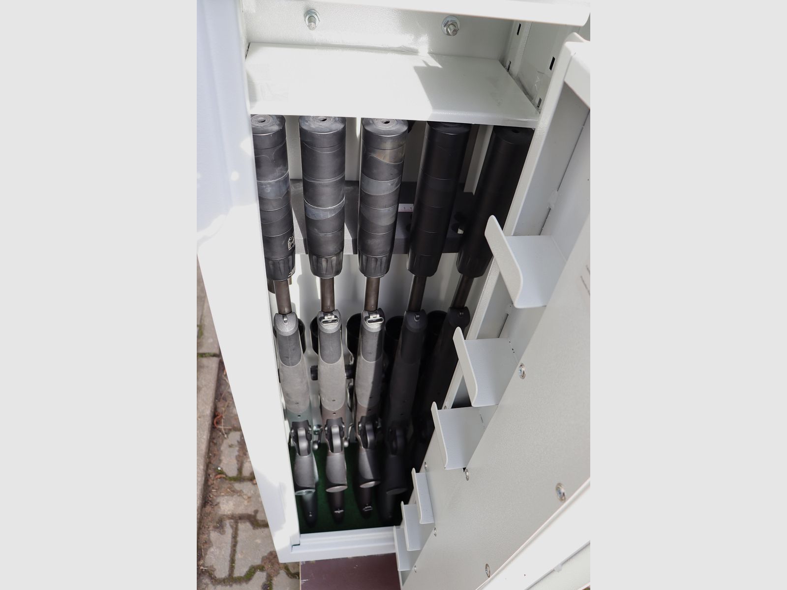 Waffenschrank SHOOTER MORAN (1300x690x410) Klasse 1, 10 LW