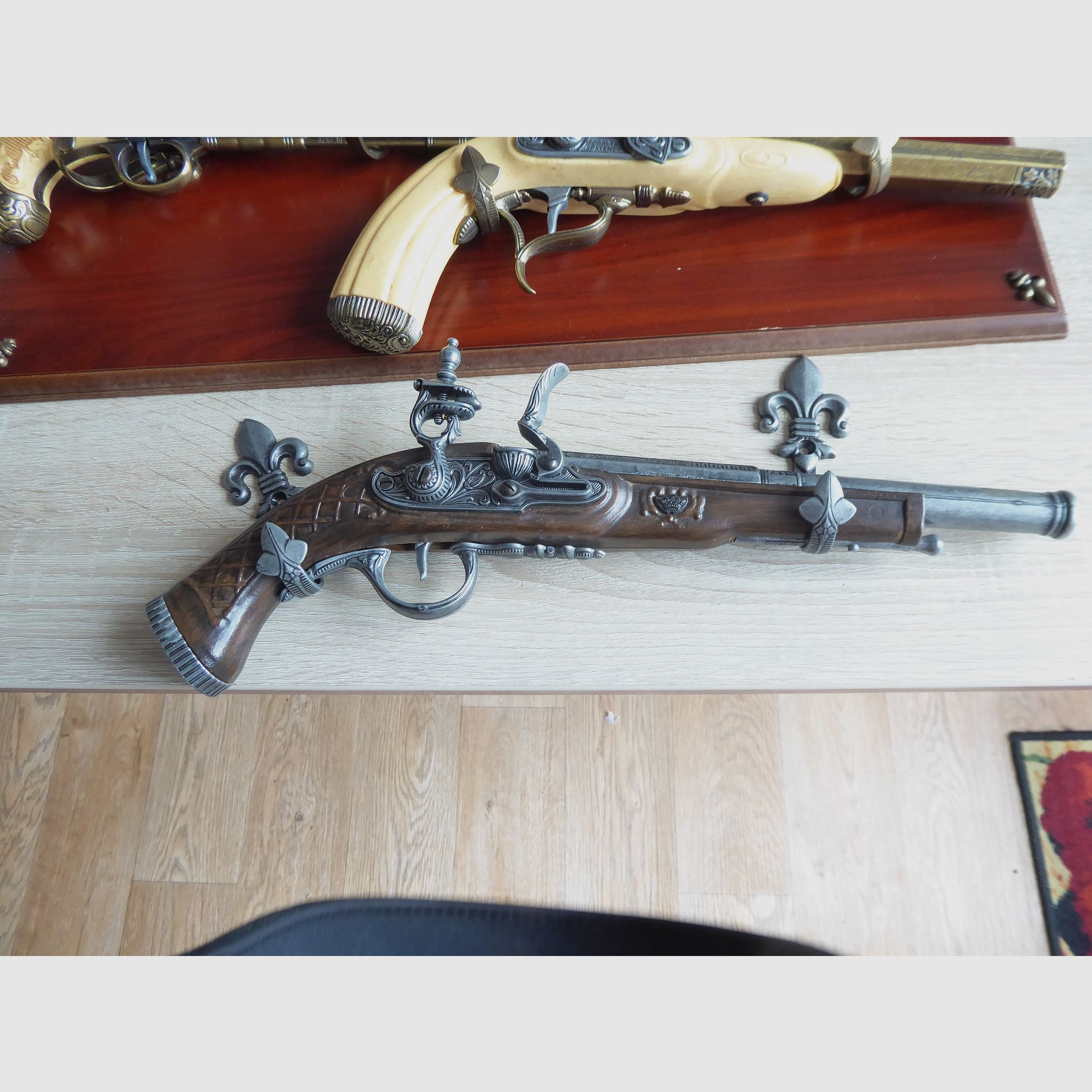Biete fünf  Dekorationspistolen