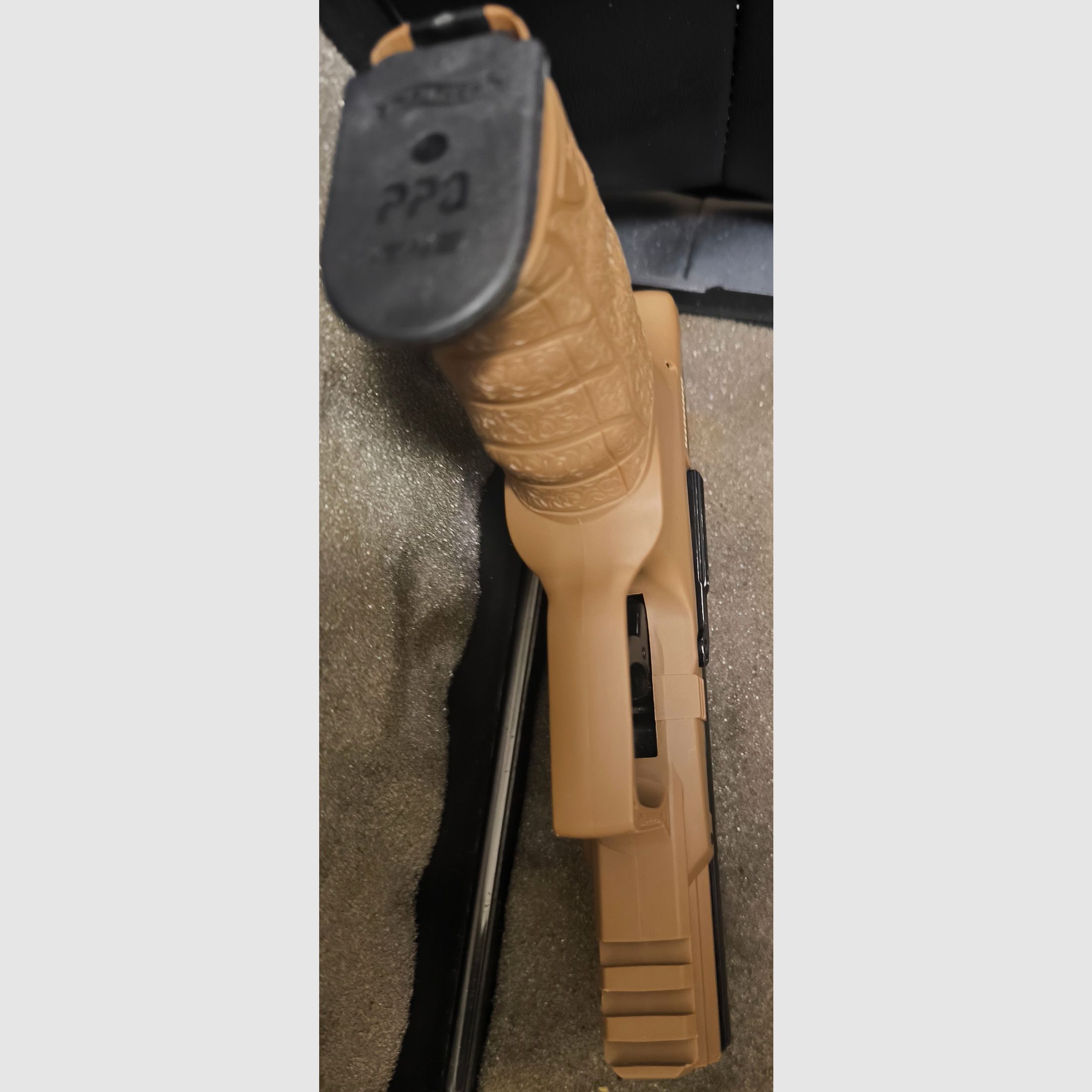 ⚠️ Achtung MagFed Freunde, Walther PPQ M2 T4E - Farbe Dark Earth Brown, Kaliber .43  &  Max Tactical Pistolen Koffer +1 Packung 5er Max Tactical Co2-Kartuschen ⚠️ Versandkosten Frei!! 