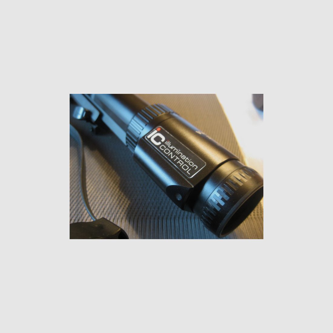 TOP  Generation-II  ZEISS VICTORY Varipoint M 3-12x56 iC T* mit Absehen-60 und originaler Blaser-Sattelmontage ! Ähnlich HT -V4-V6-V8-Z6-Z8-Swarovski-LEICA-S&B-IOR-R93-R8-D99-BD14-K95