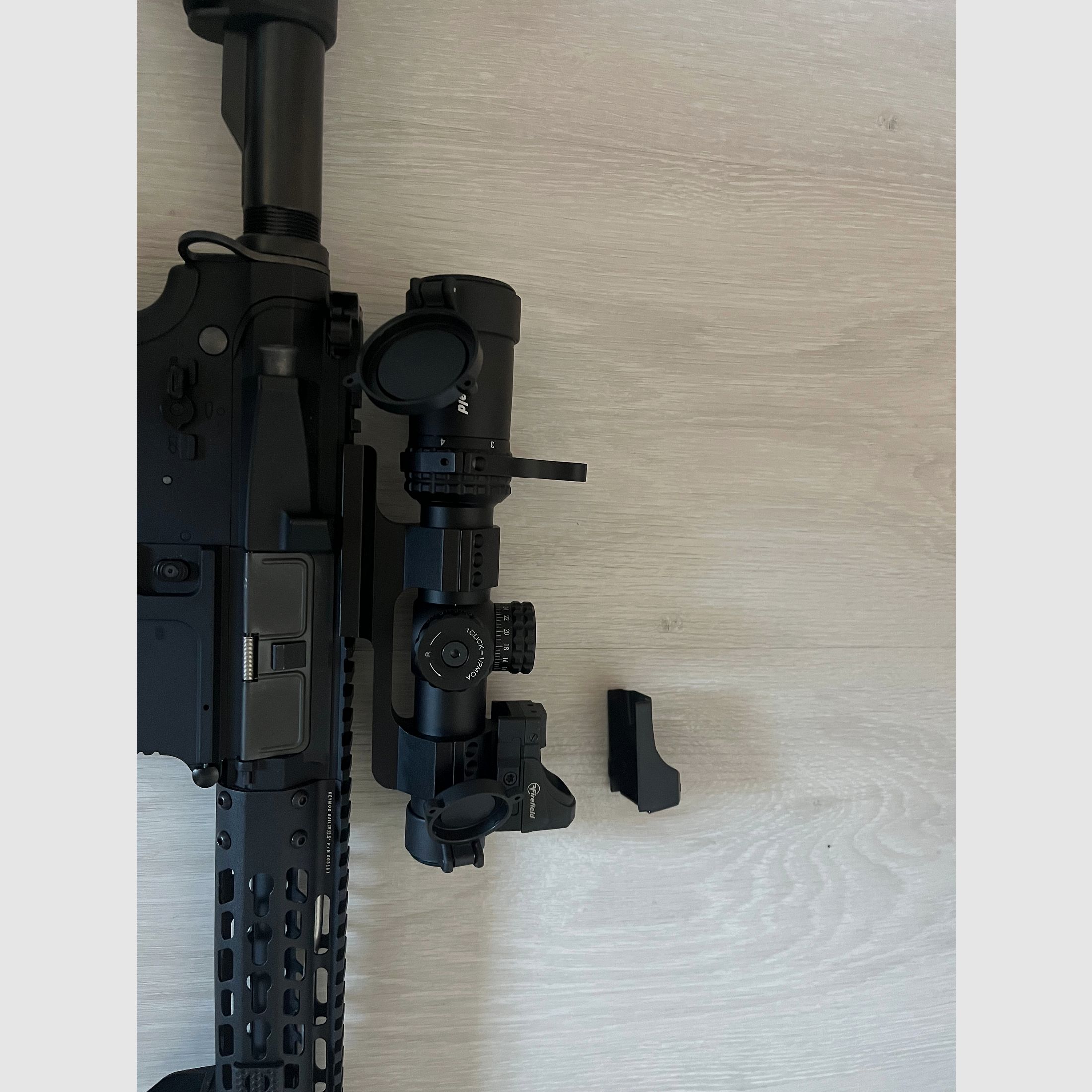 G&G GC16 E.T.U. Wild Hog 13.5 Inch S-AEG con accessori - libero da 18