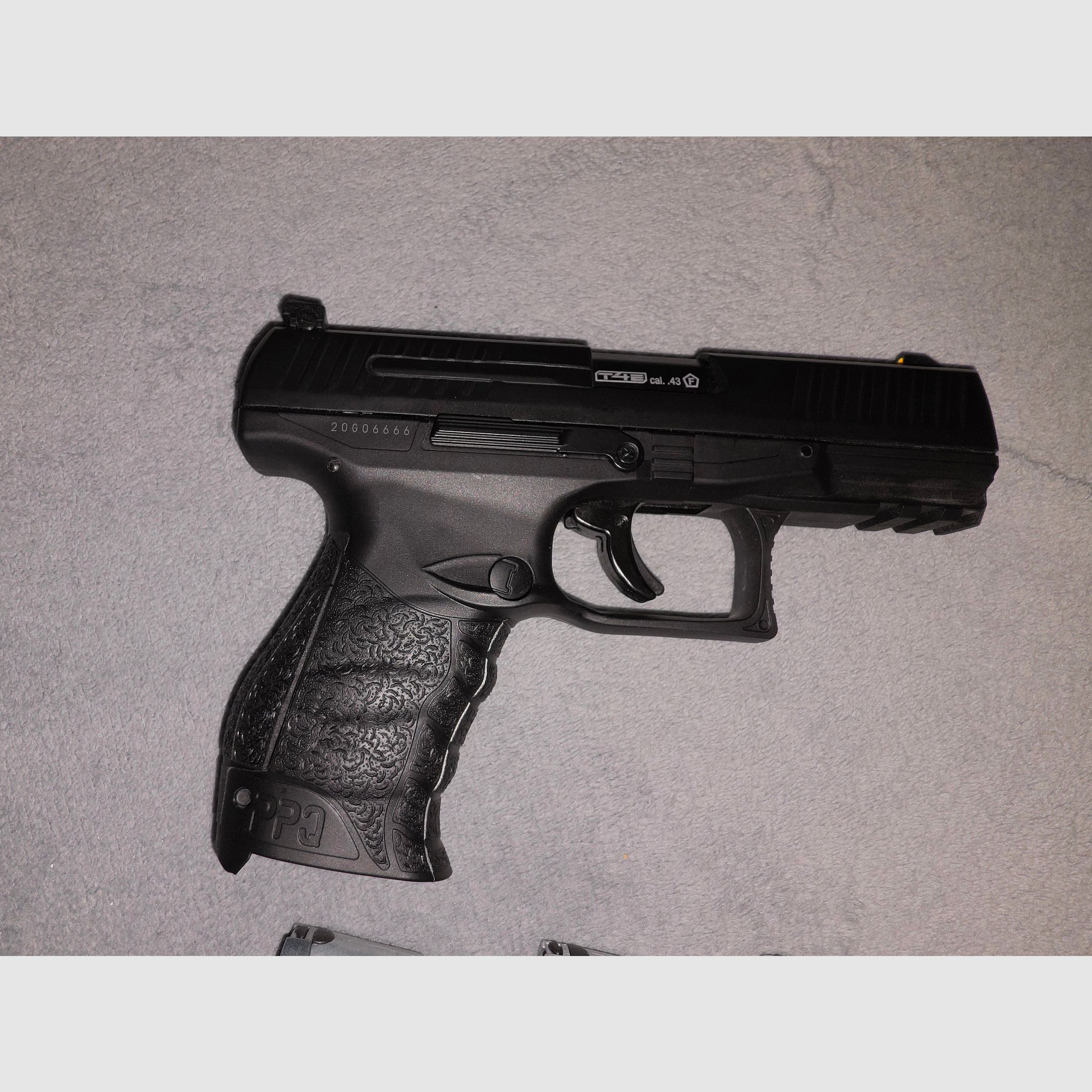 Walther PPQ T4E cal. 43 inkl. 3 Magazine - Top Zustand