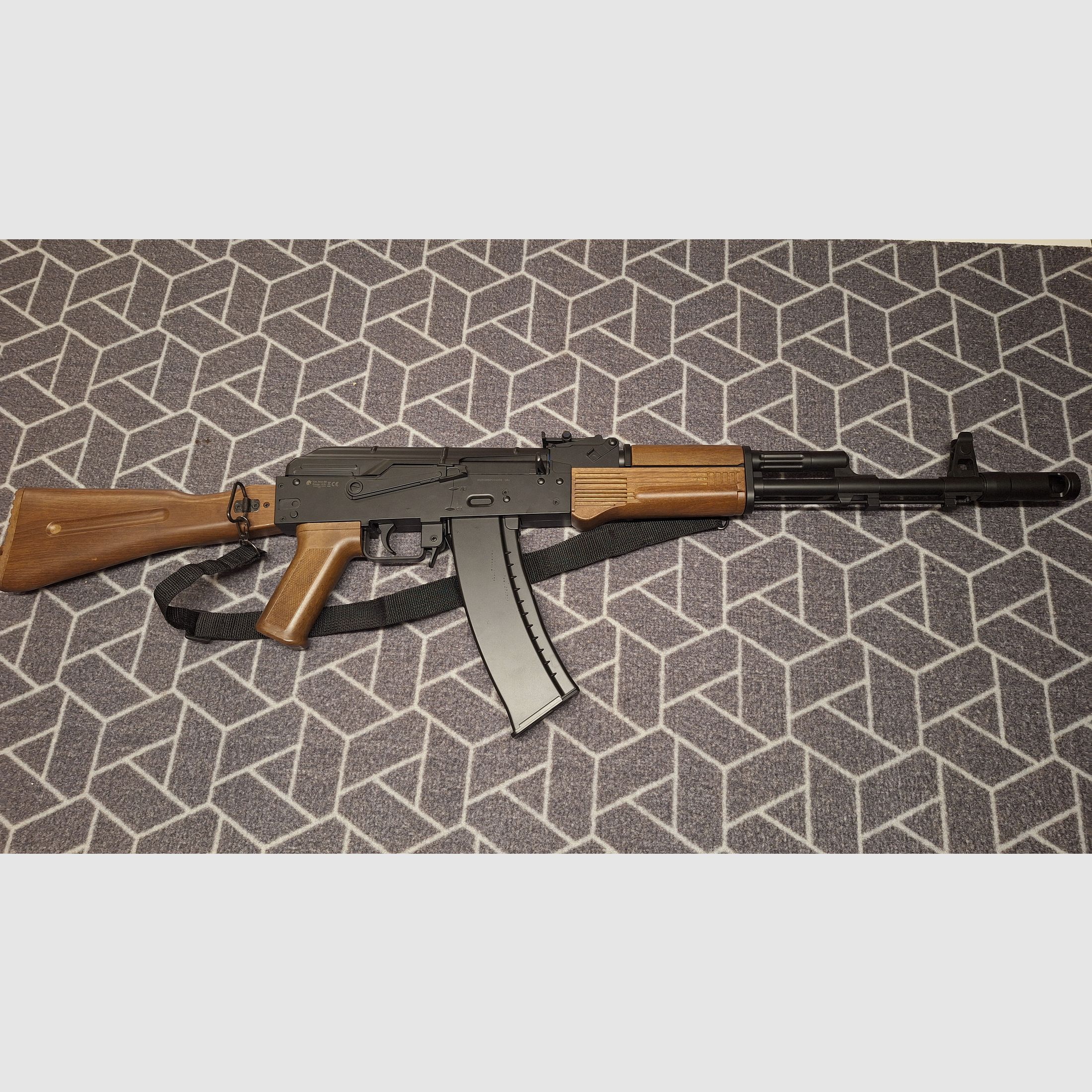 AK47 AK74 Kalashnikov Softair AEG mit Klappschaft-Neuwertig