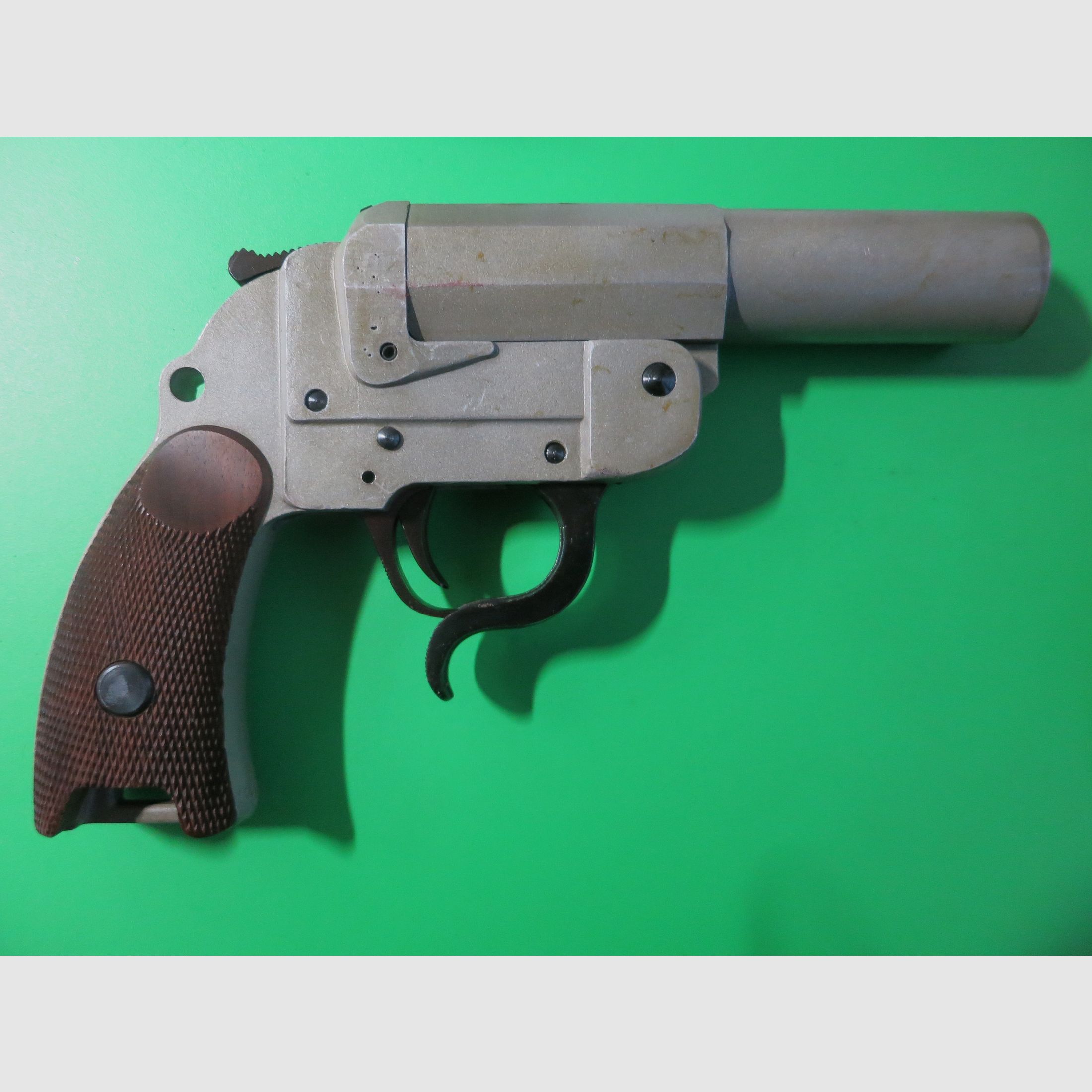 F.W. Heym signal pistol type 4, caliber 4 (26.4 mm)   #84