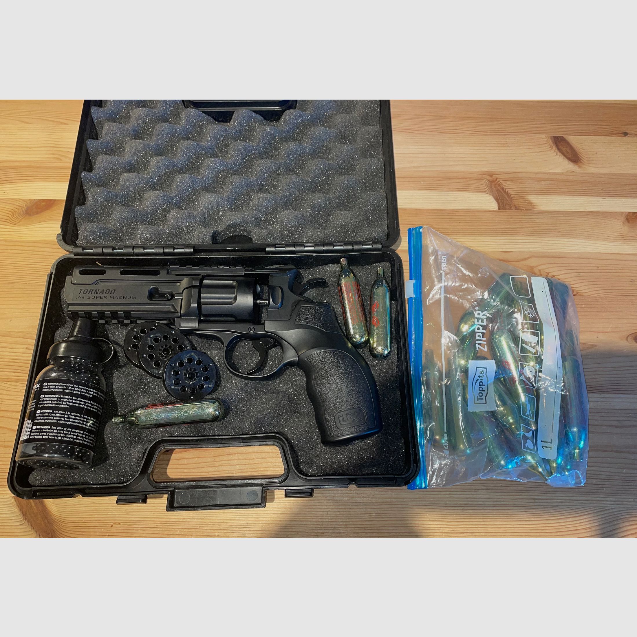 UX CO2 Revolver Tornado mit Zubehör