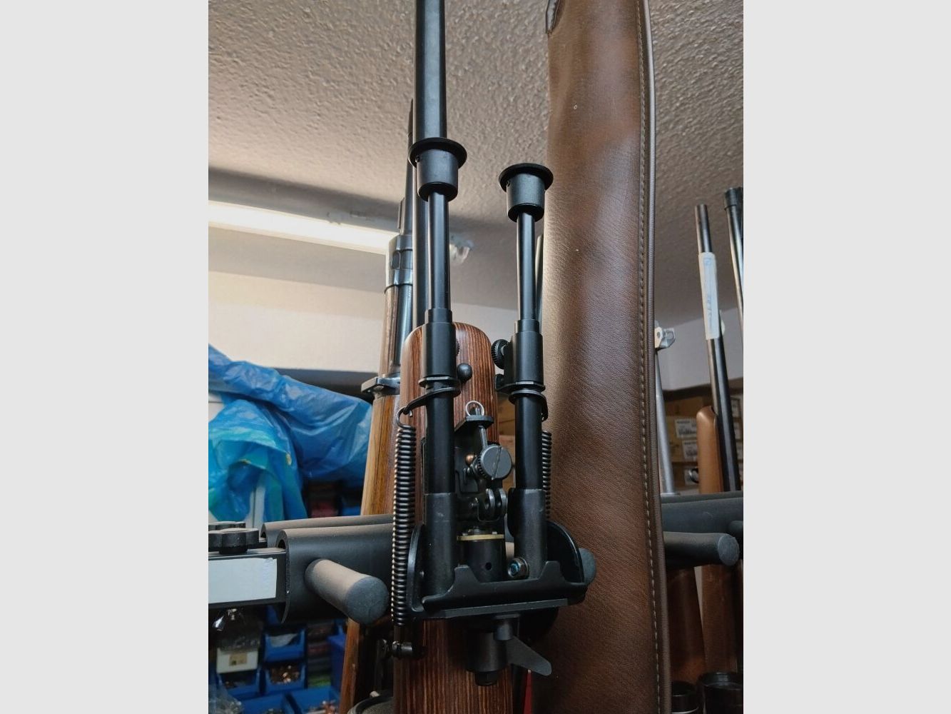 Howa M1500 Varmiter Thumbhole Supreme