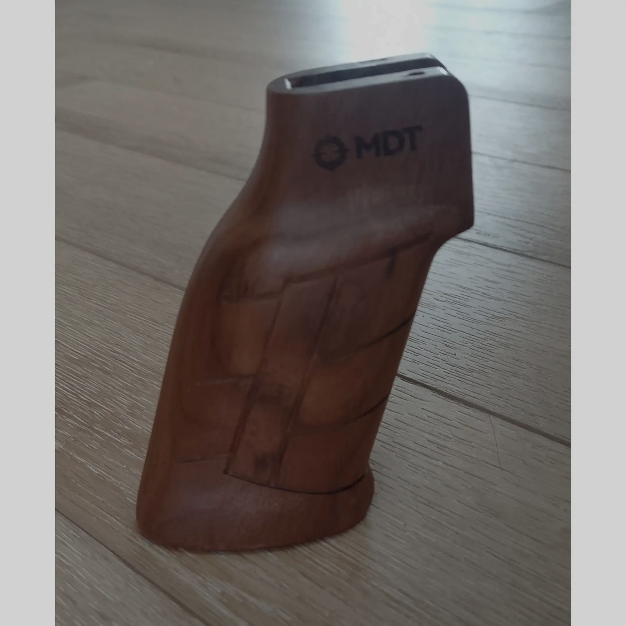 MDT Pistol Grip Wood / Holz-Pistolengriff Walnuss (AR15 Schnittstelle) – wie neu