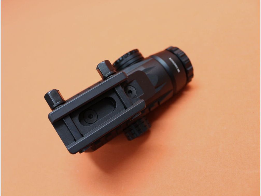 MAK. MAK MAKstorm scope 4x30i HD Gen1 (254003001) Circle-Dot illuminated reticle with reticle plate