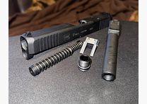 Oryginalny GHK Glock 17 Gen 5 aluminiowy zamek i barrel z GWINTEM w zestawie ze sprężyną odrzutu i pozycjonerem spustu