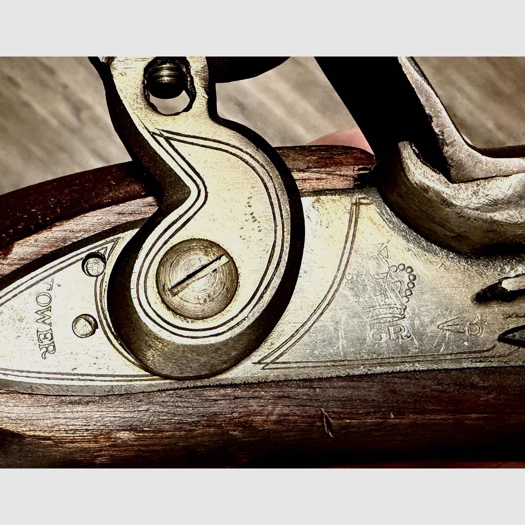 Wer kann helfen? Ich möchte gerne wissen, was für Pistolen das sind. 