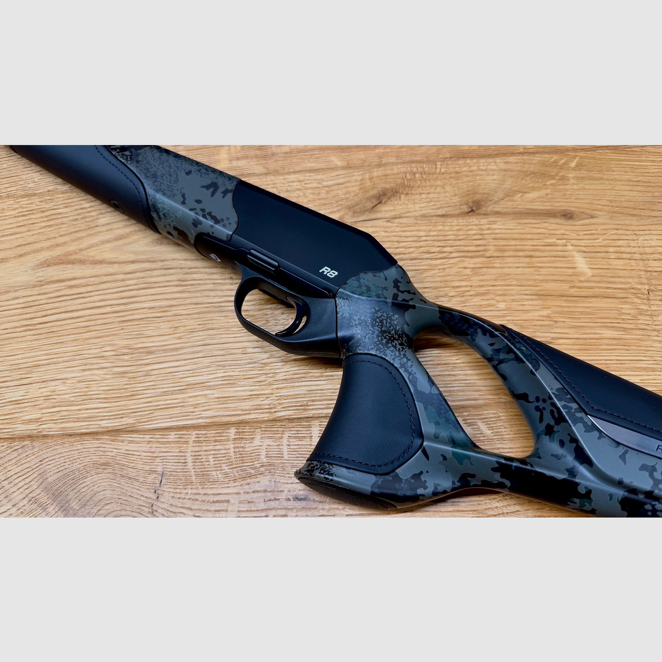 Blaser R8 Ultimate Carbon Huntec Camo carcasa / Atzl Match-caza disparador / Logo plata / Peso semi