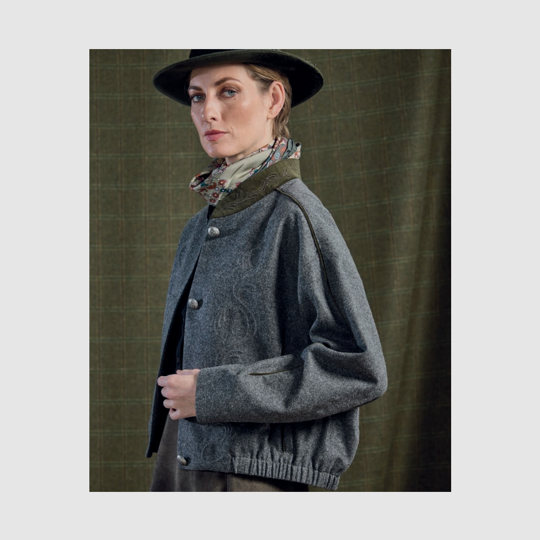 Meindl Trachten Blouson Ophelia in lana vergine color oliva, immagine 1 di 3