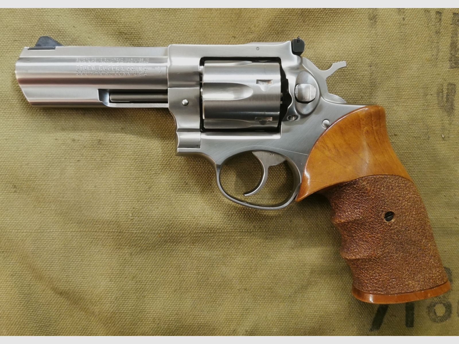 RUGER GP100  .357Mag   4Zoll schwerer Revolver