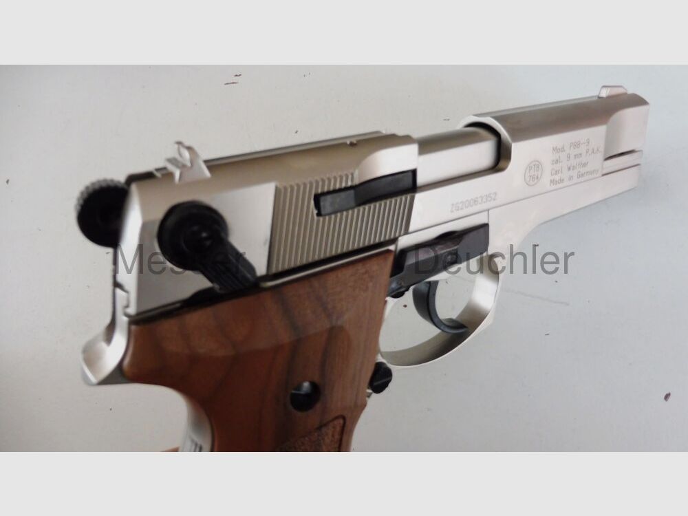 Walther P88 niklowany/uchwyty drewniane