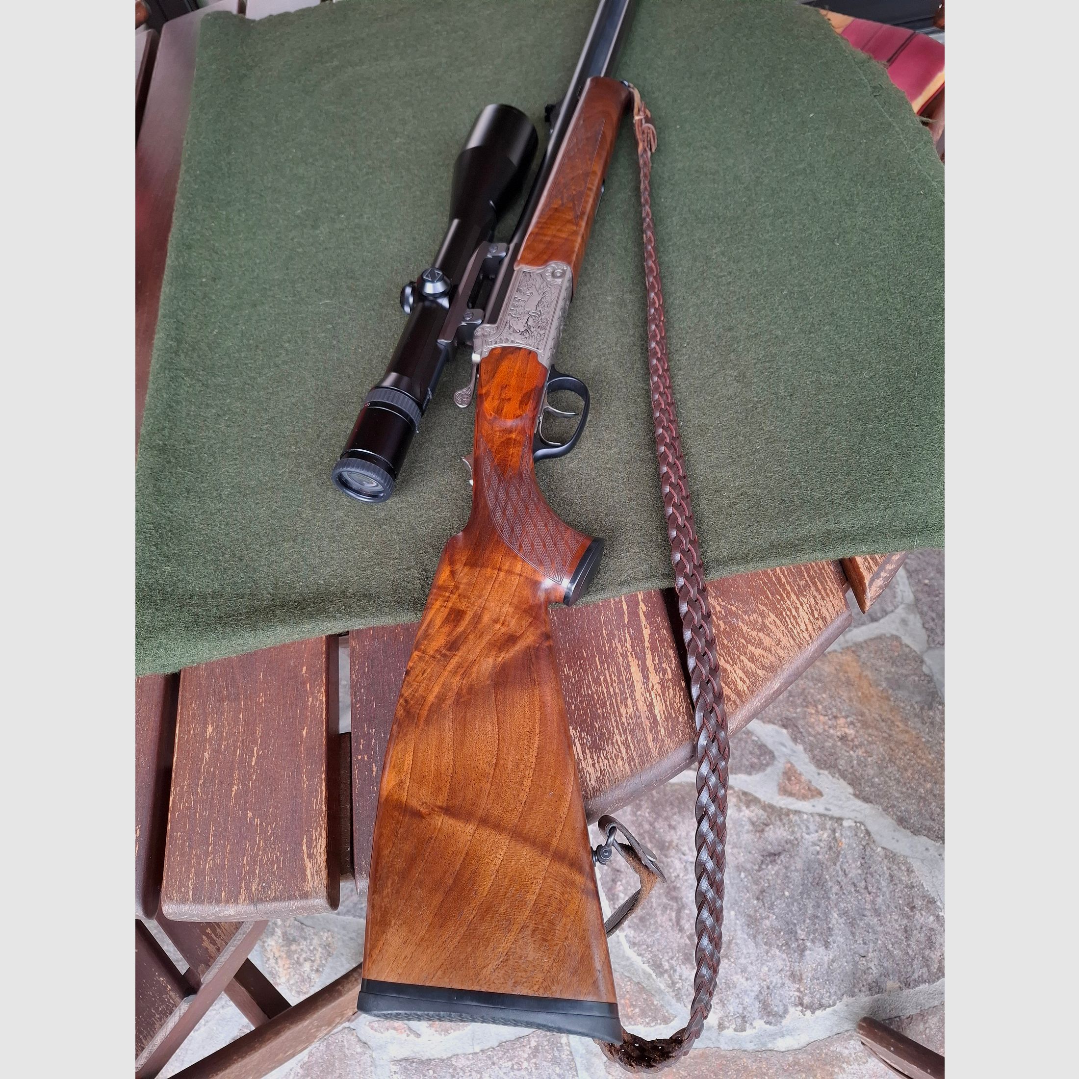 Bockbüchsflinte von Blaser mit Zielfernrohr