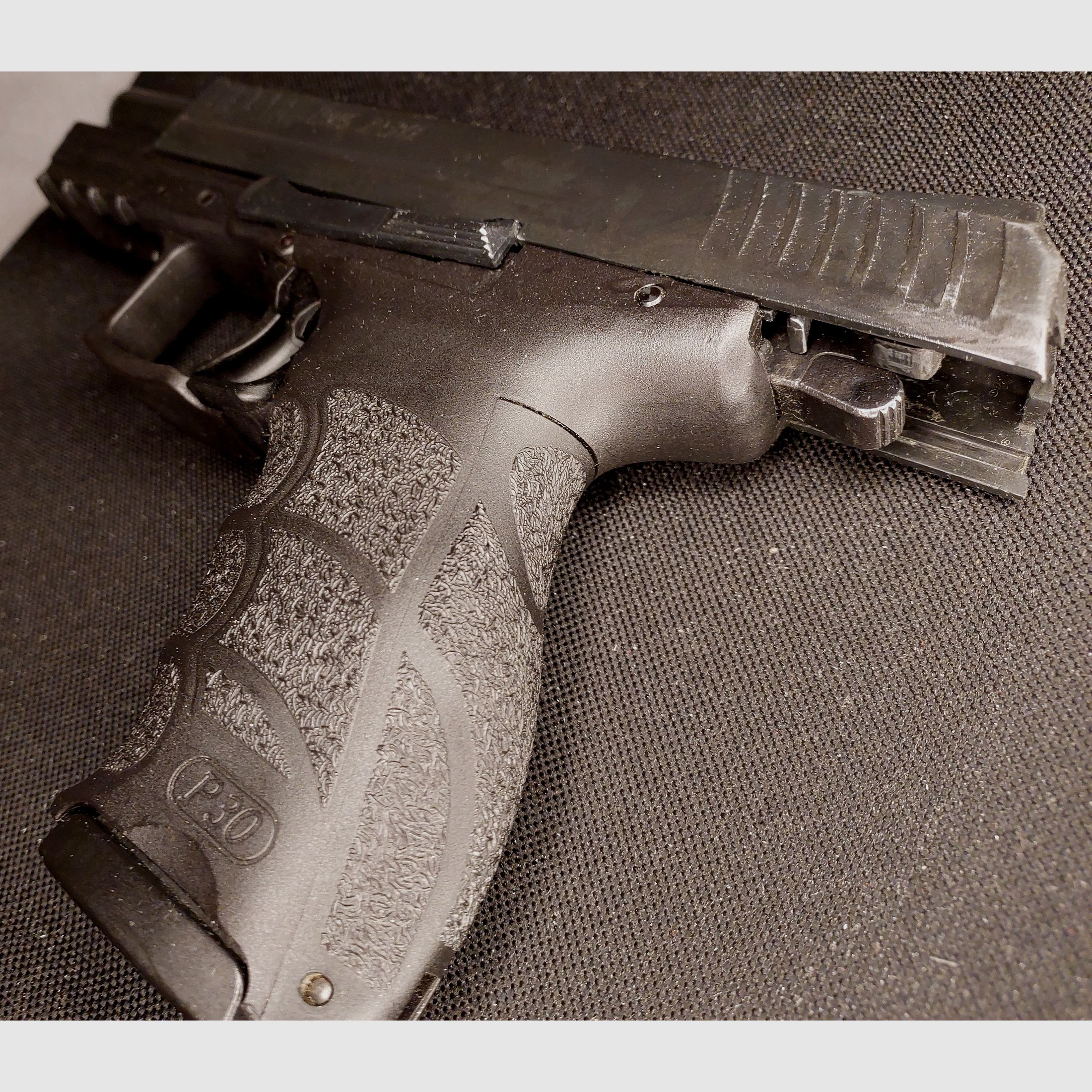 Heckler & Koch P30 9 mm P.A.K. brüniert (PTB 912) HK P 30 mit Safariland 7378 (7TS-ALS) Paddleholster 295 