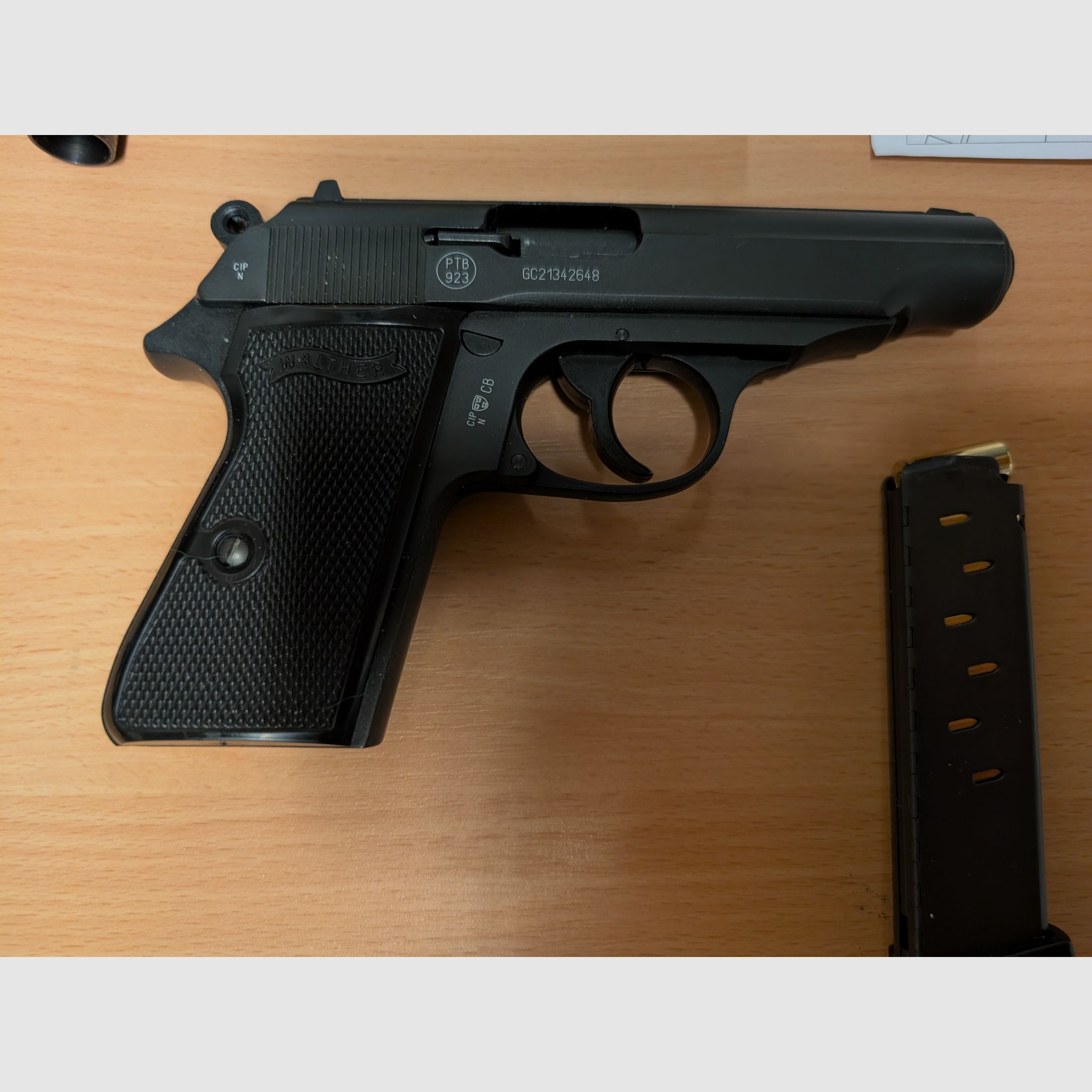 Walther PP 9 mm P.A.K. in goede staat/ incl. munitie