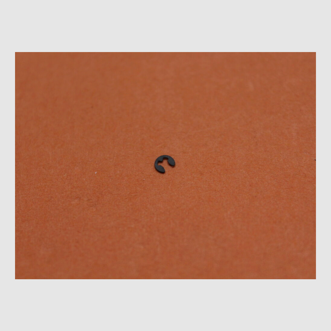 SIG Sauer SIG Sauer X-LINE: Disco di sicurezza D=1,5mm per asse di mira/ piastra adattatore (34226361) DIN6799