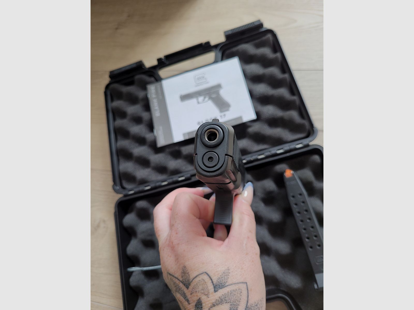 Glock 17 Gen5 Schreckschuss Pistole 9mm P.A.K.schwarz