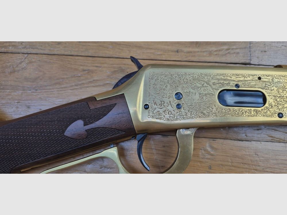 Winchester Kommemoration « Oliver F. Winchester » OFW 1894 – 19.999 Ex. – Wunderschöne Rauten – 38-55Win – Nie geschossen – Originalbox und leere Munitionbox im Modell – Zustand TBE+++, Bild 7 von 41
