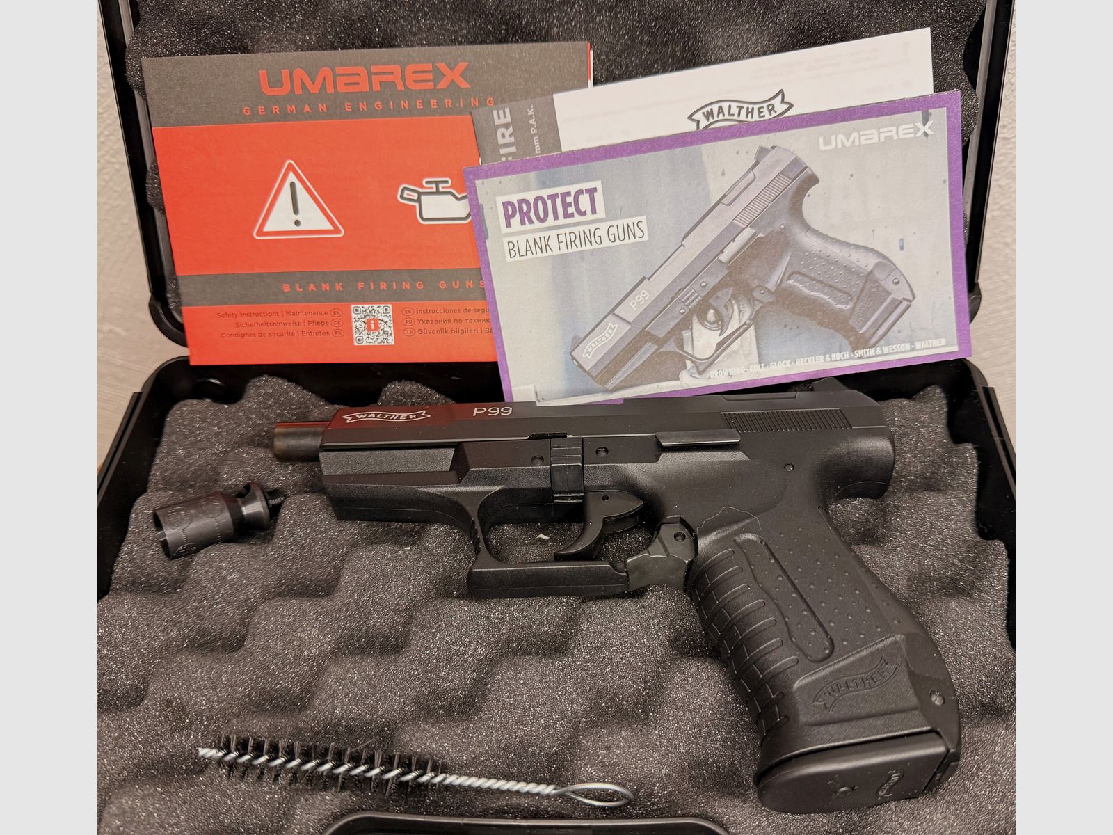 Walther P99 mit Mündungsgewindeschoner 9mm PAK