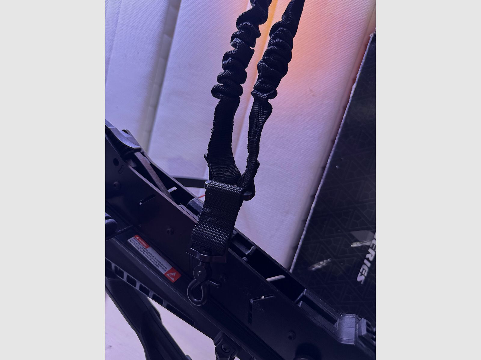 Cobra Adder mit installiertem v2 Kit und 180 lbs Wurfarm