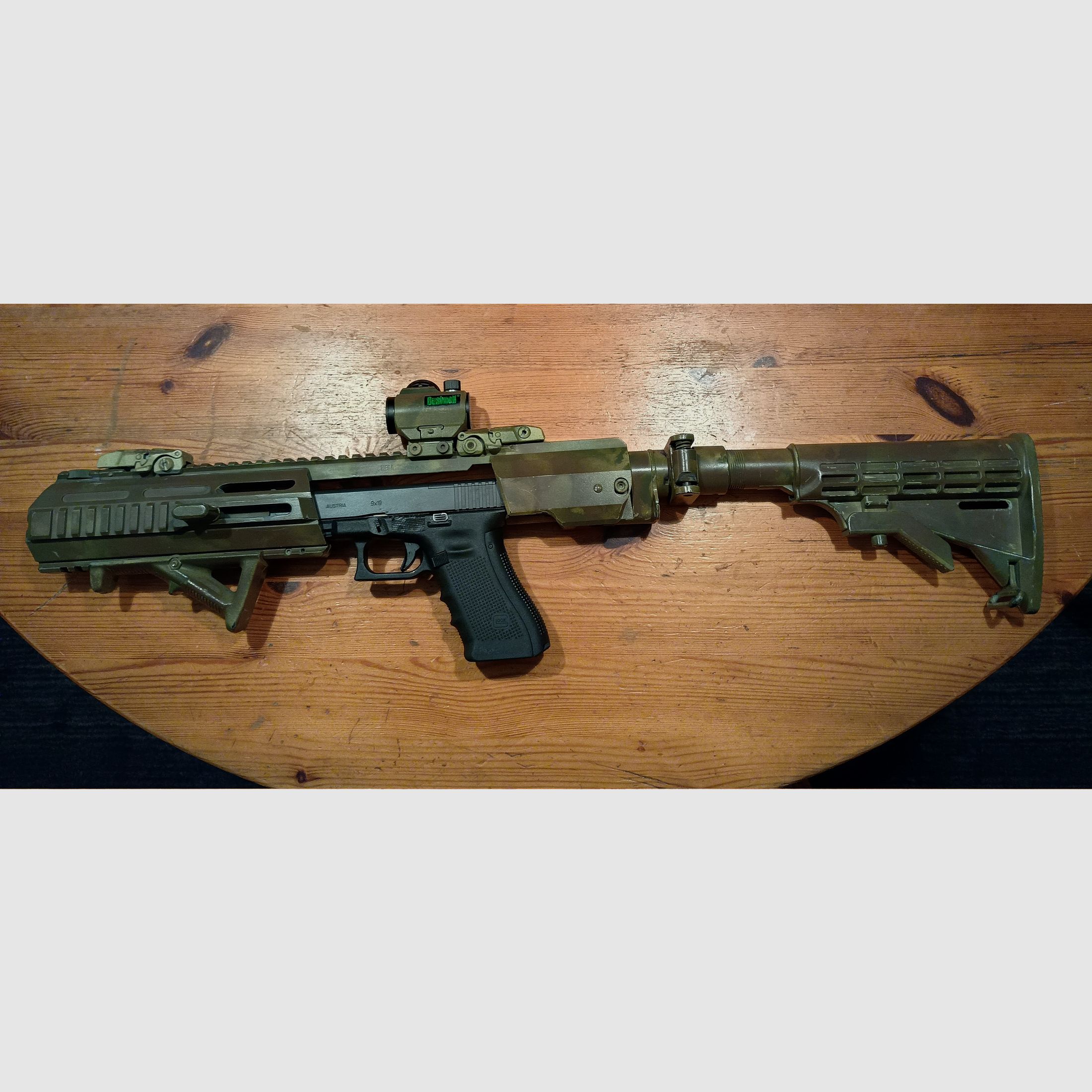 Kolba HERA TRIARII z celownikiem punktowym