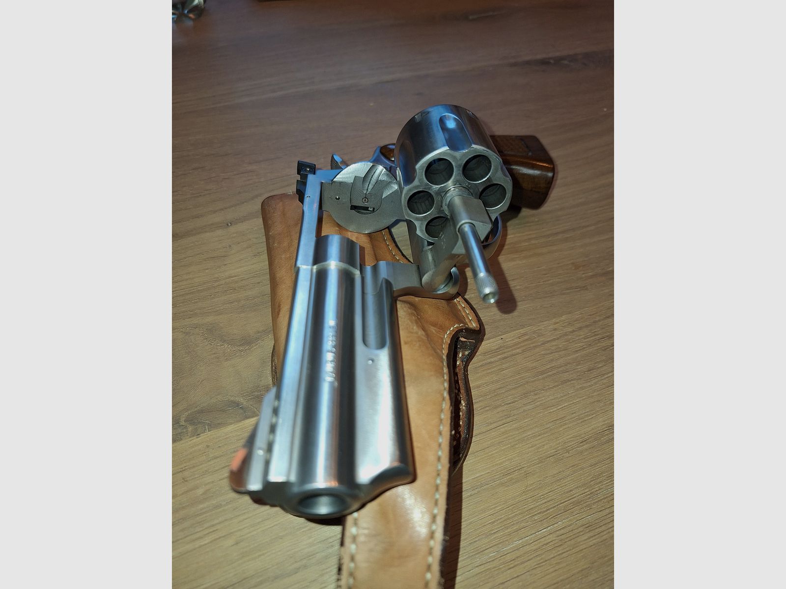 Revolver Taurus .44 Mag 4 pulgadas
