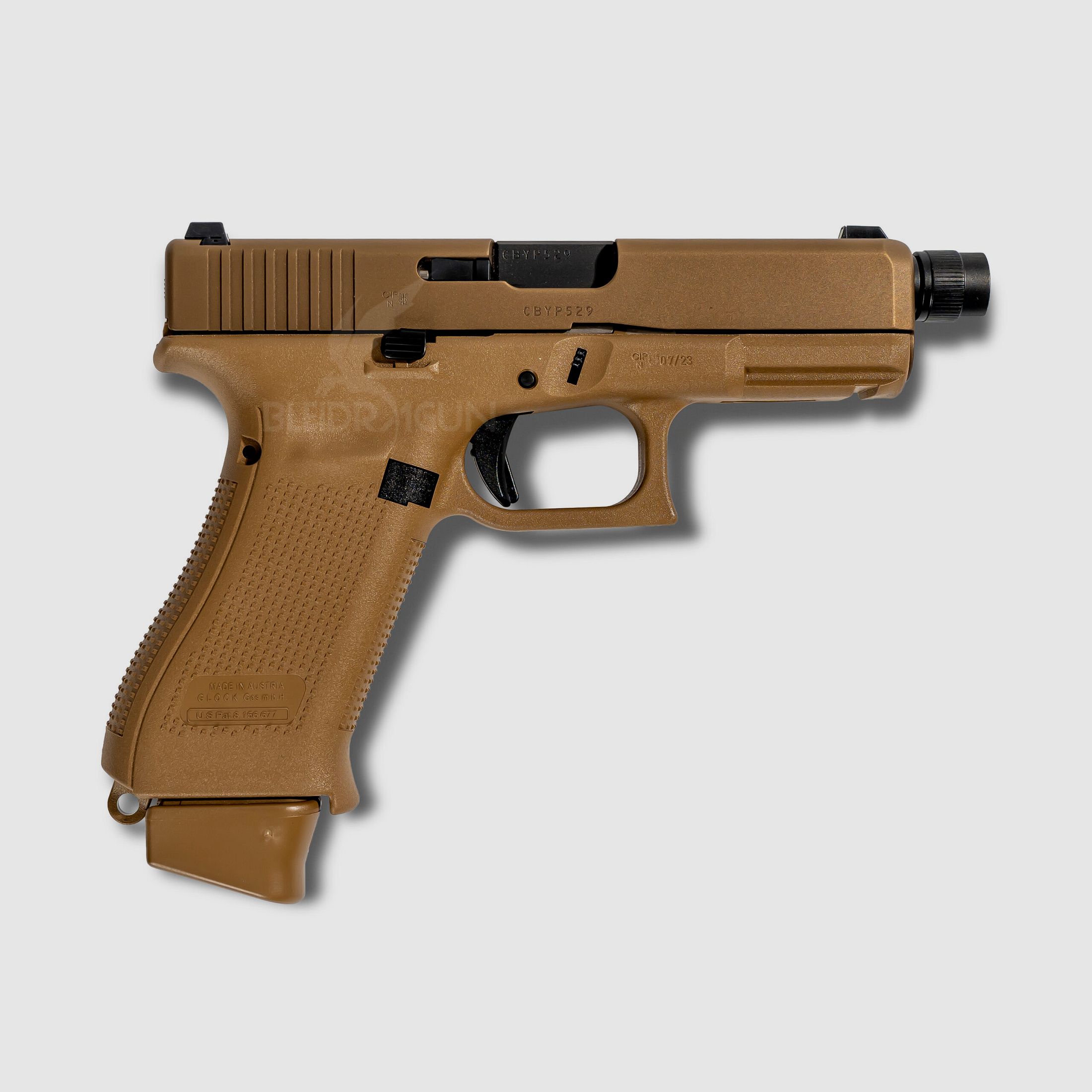 Pistolet Glock 19x kaliber 9mm x 19 z gwintem lufowym do SD lub tłumika ognia.