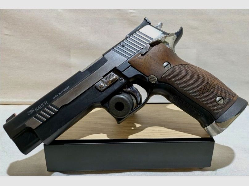 SIG Sauer P226S X-Five Black & White Limited Edition – 9 mm Luger