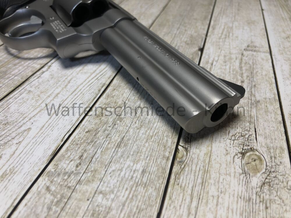 Smith & Wesson Model of 1988