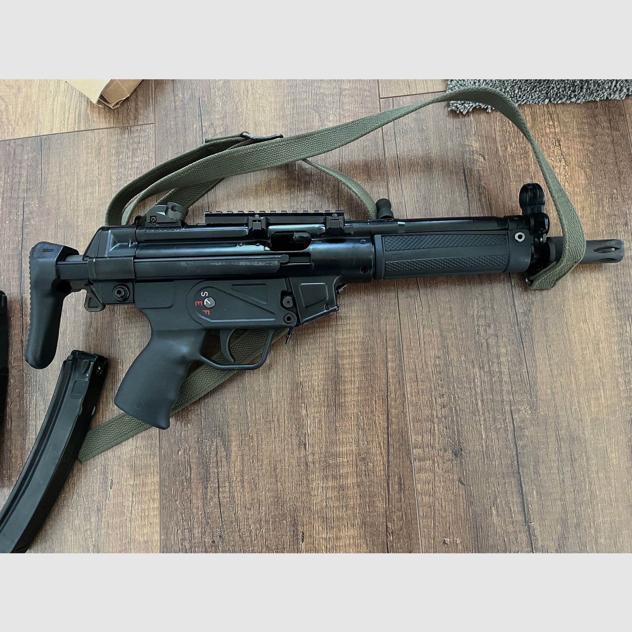 VFC MP5 GBB Airsoft + magazine and accessories