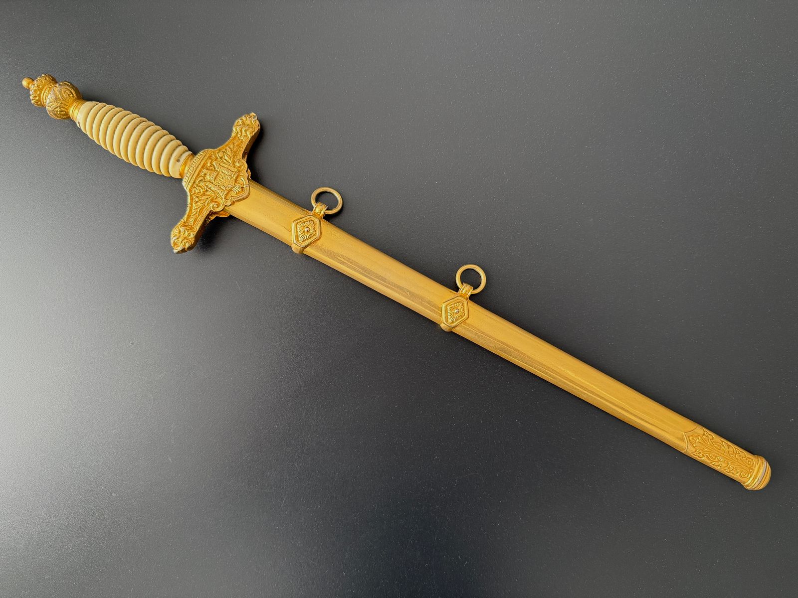 Dagger for officers of the Spanish paratroopers