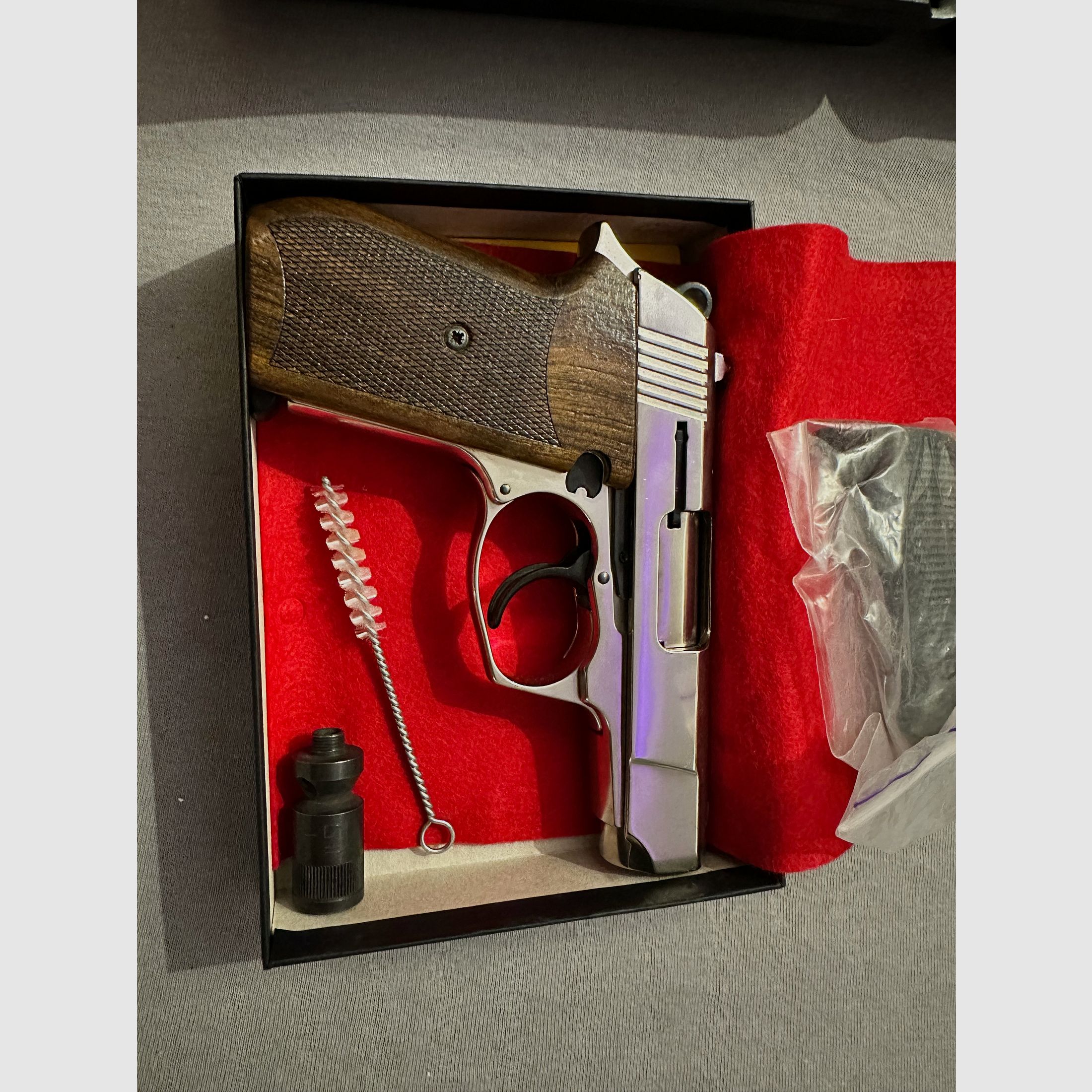 Röhm RG 88 – 9 mm P.A.K. – Nickel/Holz – PTB 670 – hervorragender Zustand